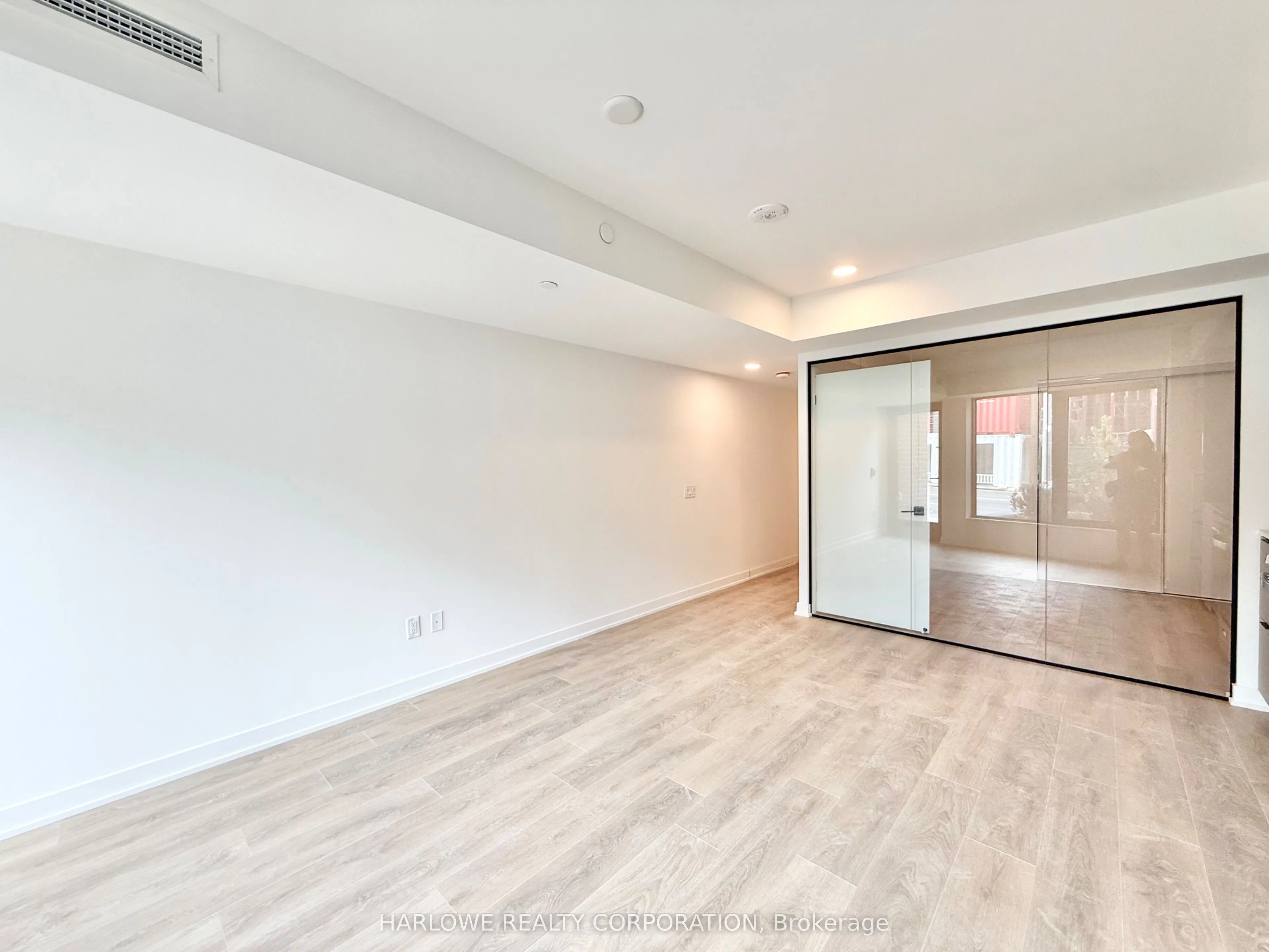 1 Vine Avenue #104