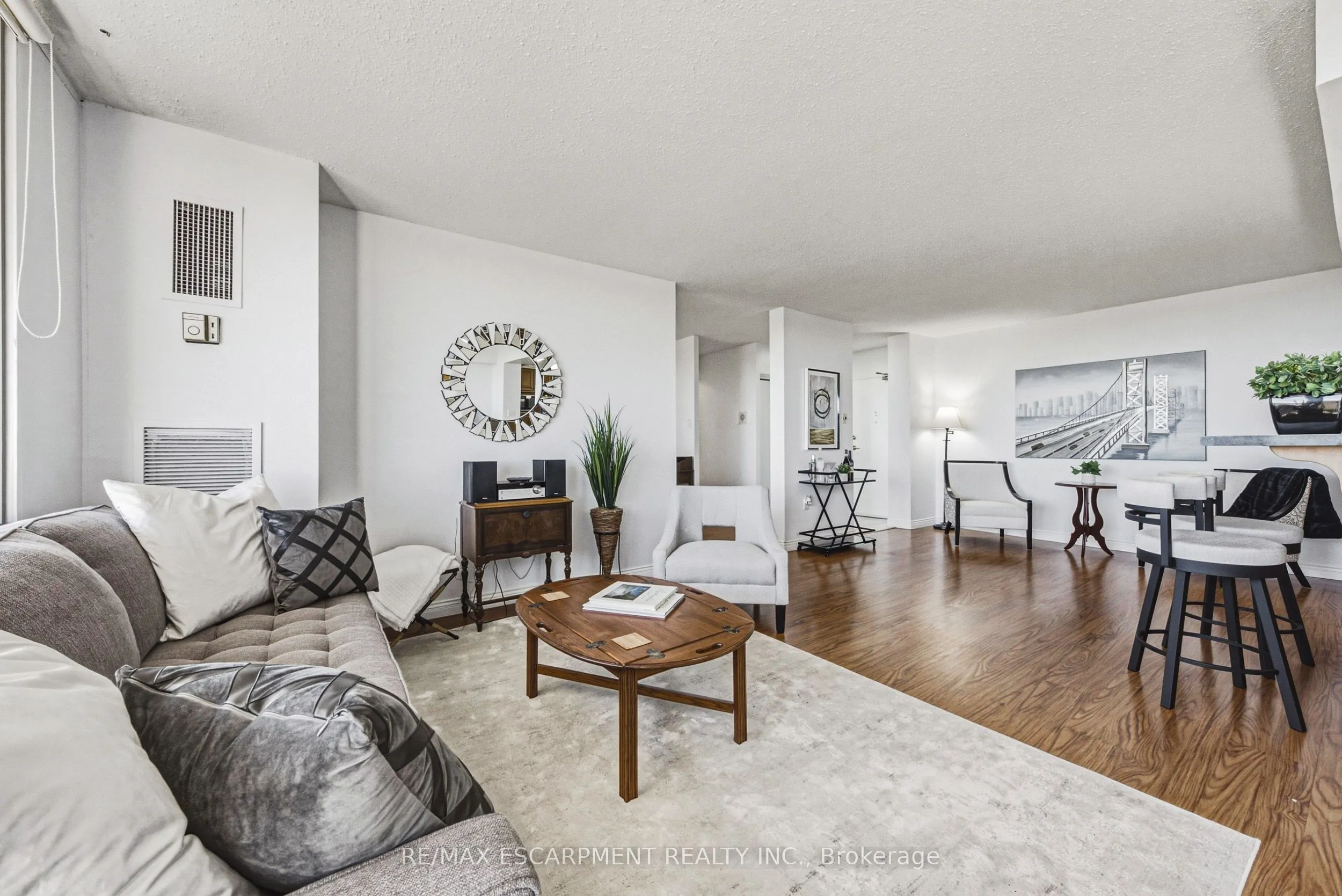 2055 UPPER MIDDLE Road #1105