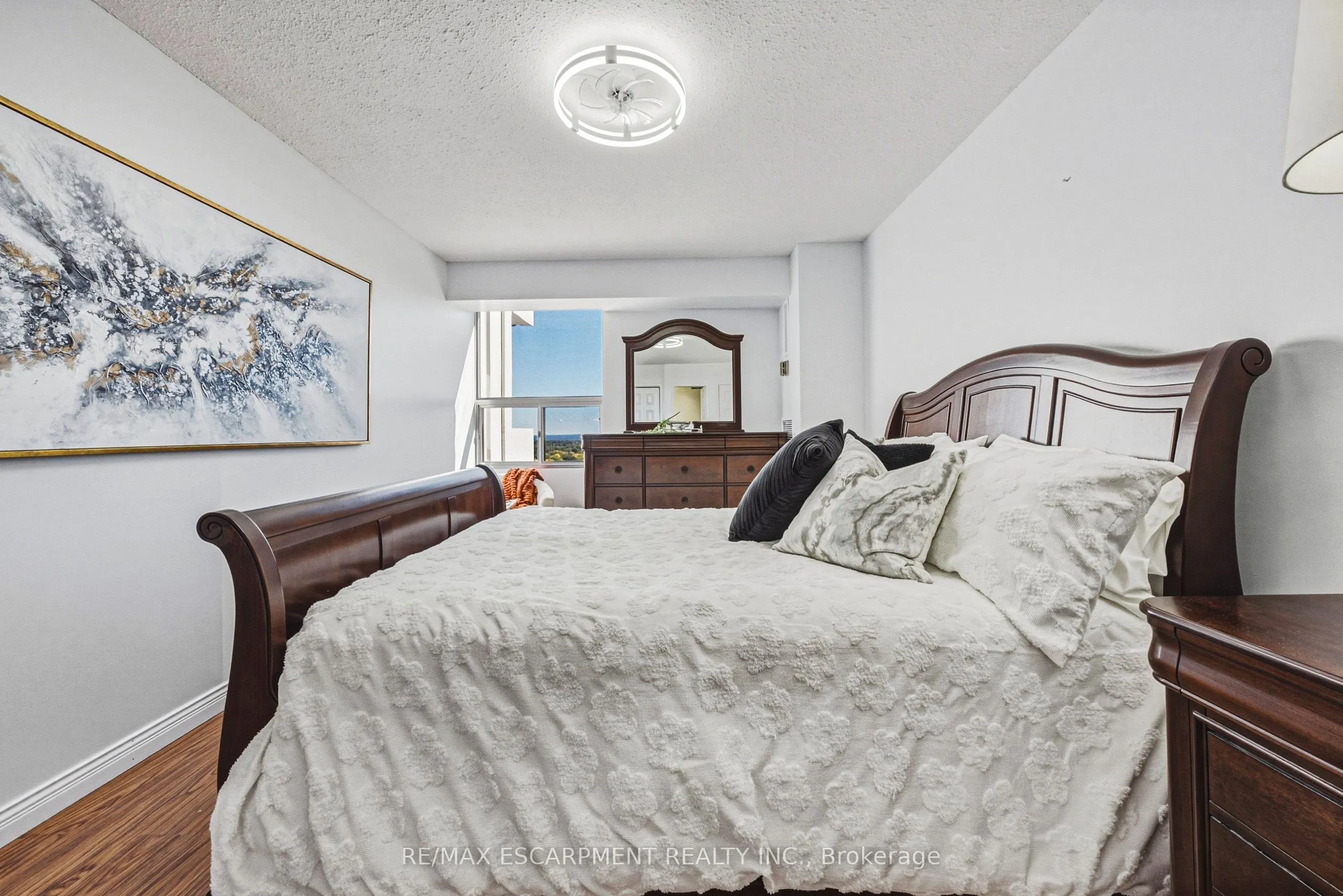 2055 UPPER MIDDLE Road #1105