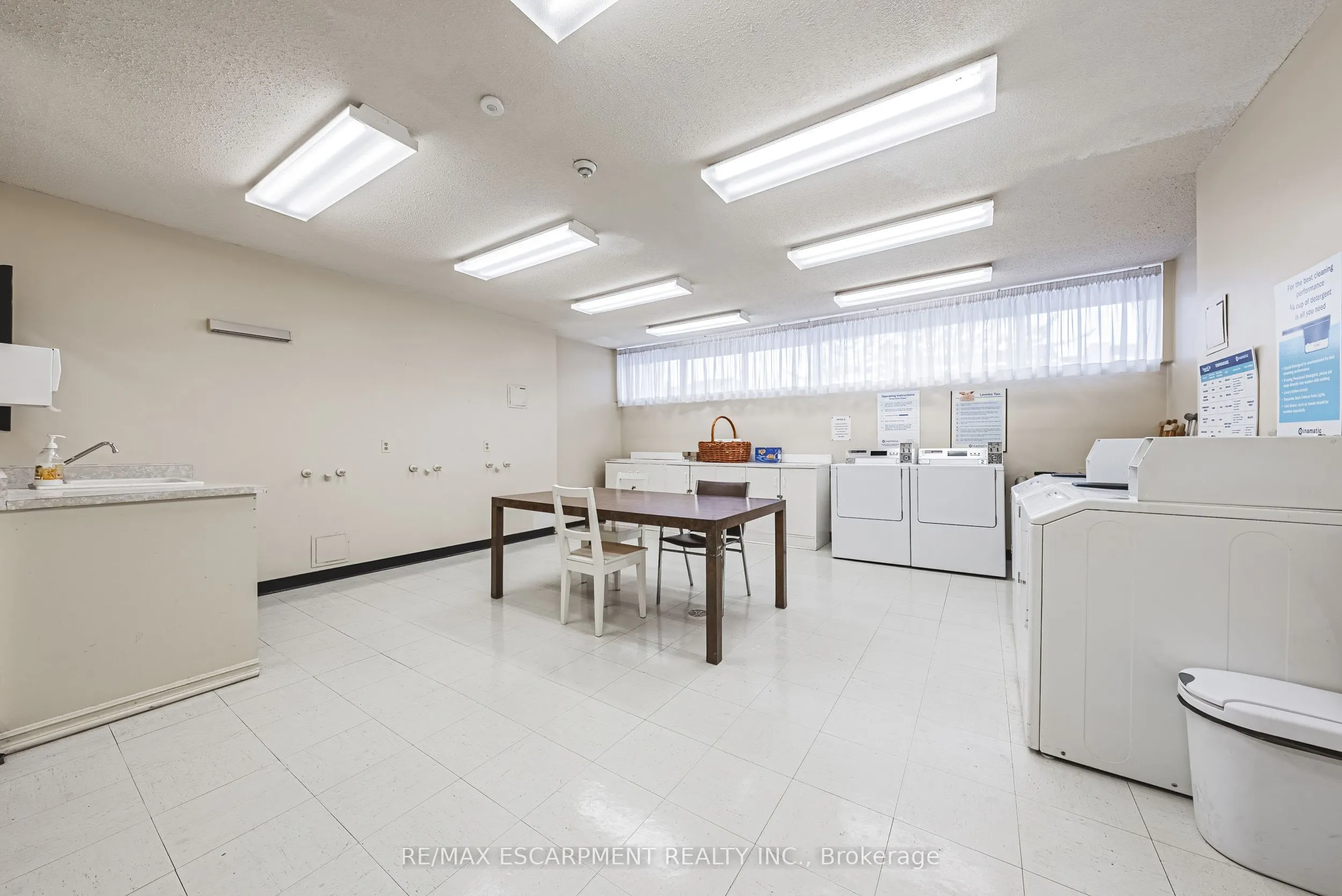 2055 UPPER MIDDLE Road #1105