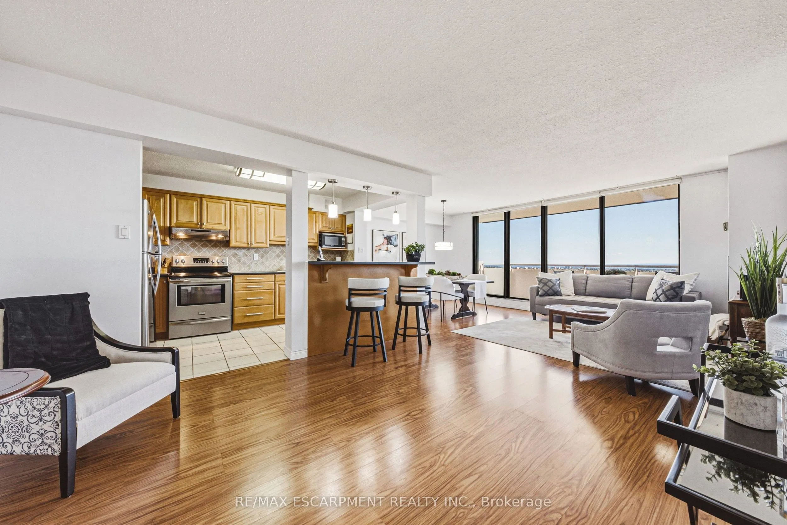 2055 UPPER MIDDLE Road #1105
