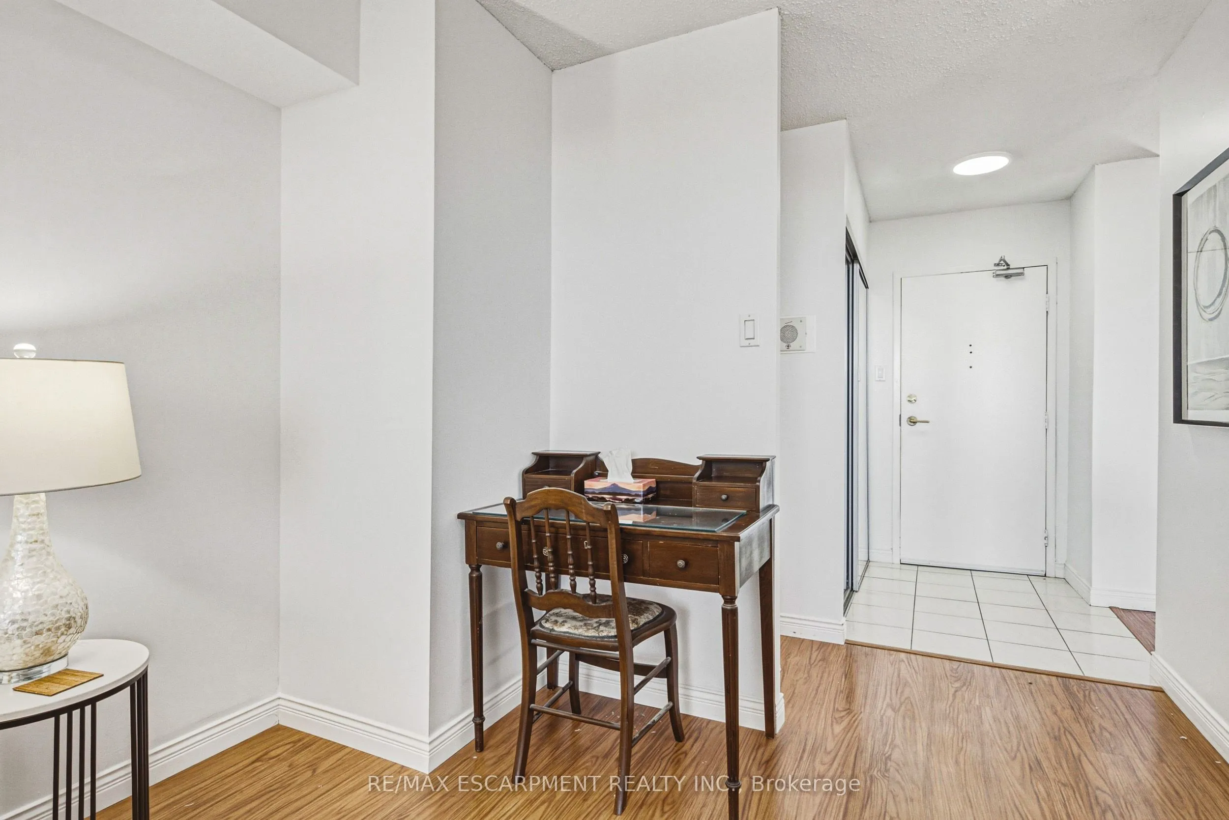 2055 UPPER MIDDLE Road #1105
