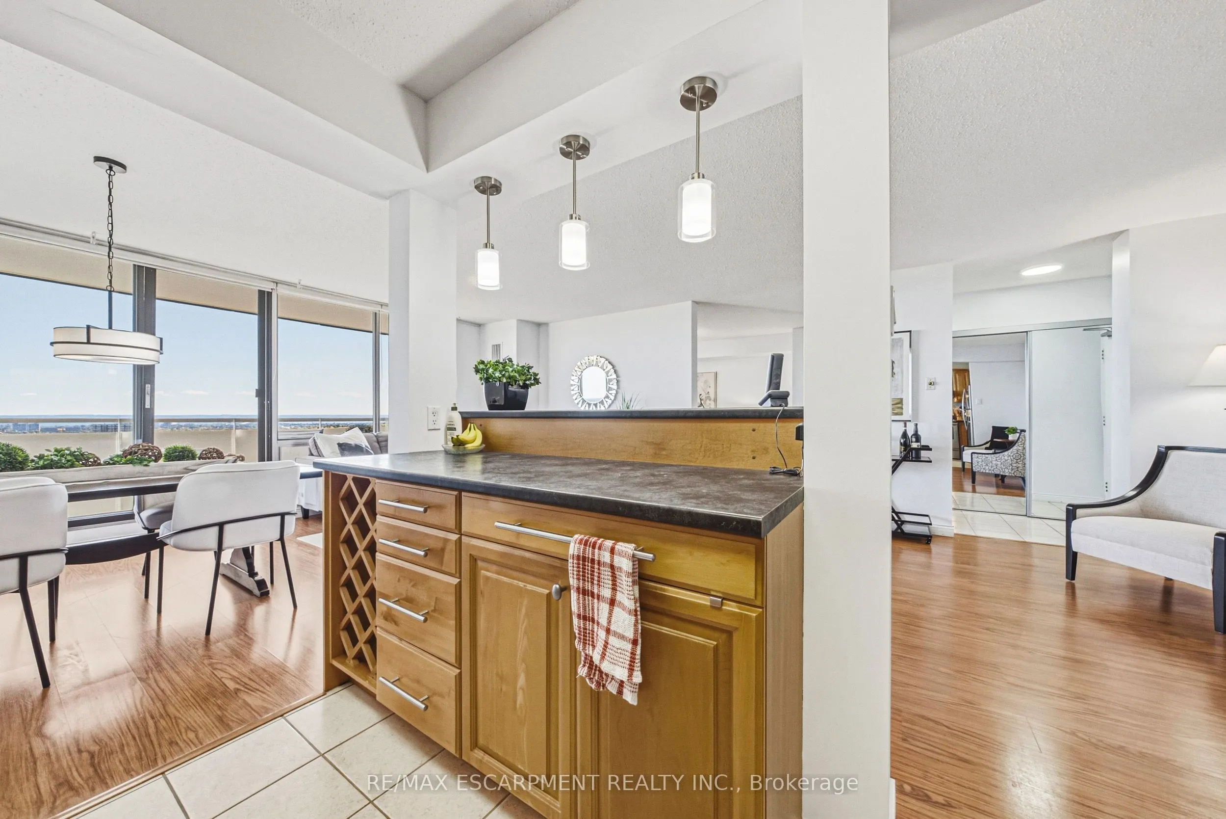 2055 UPPER MIDDLE Road #1105