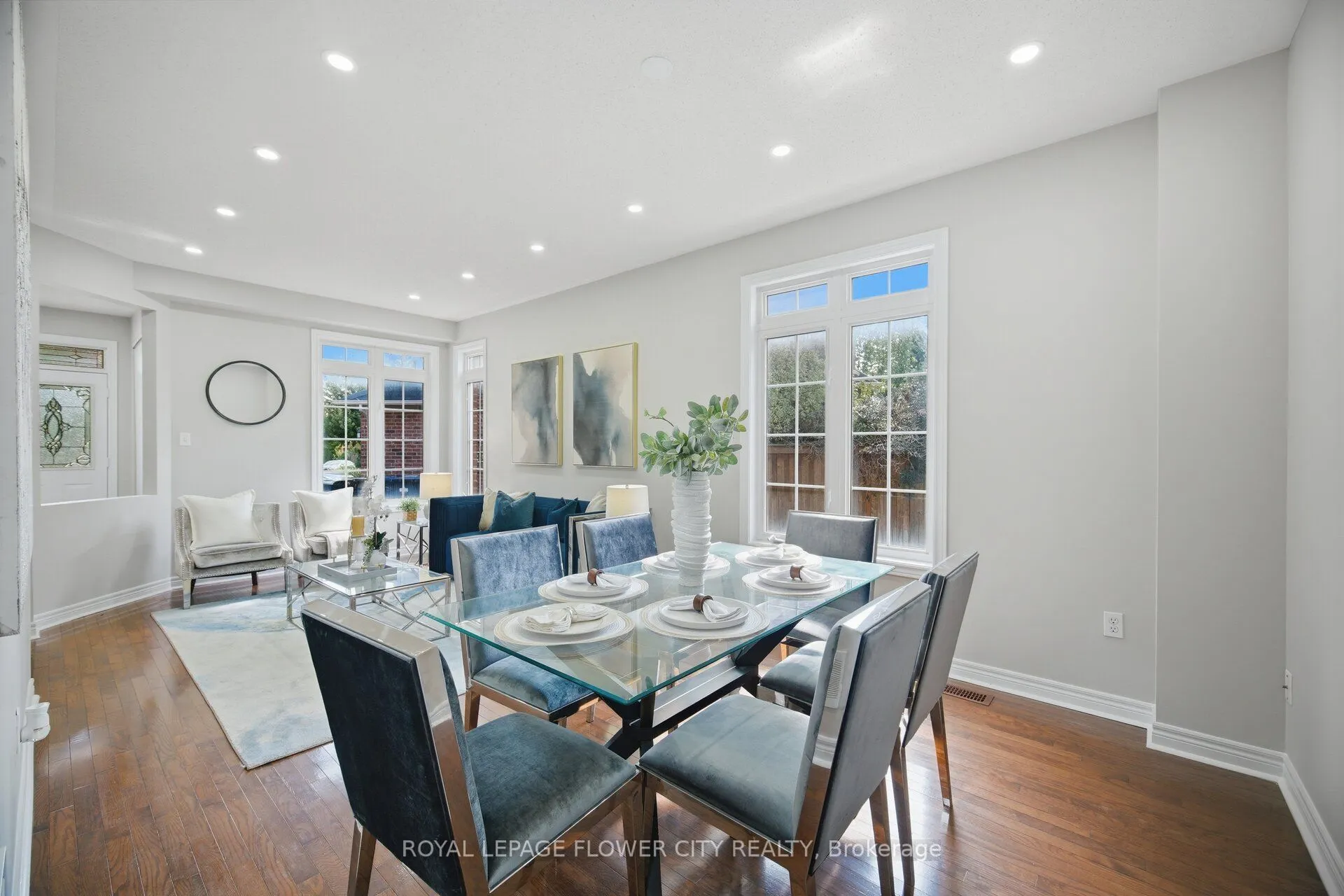 56 Laurentide Crescent
