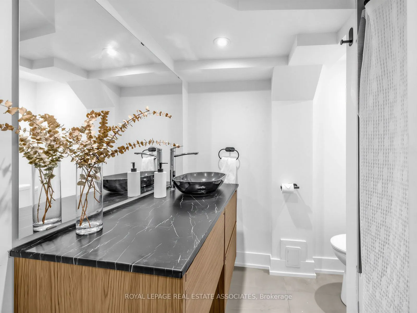 36 Jodphur Avenue