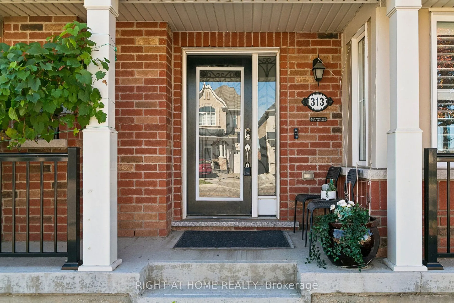 313 Gillett Point