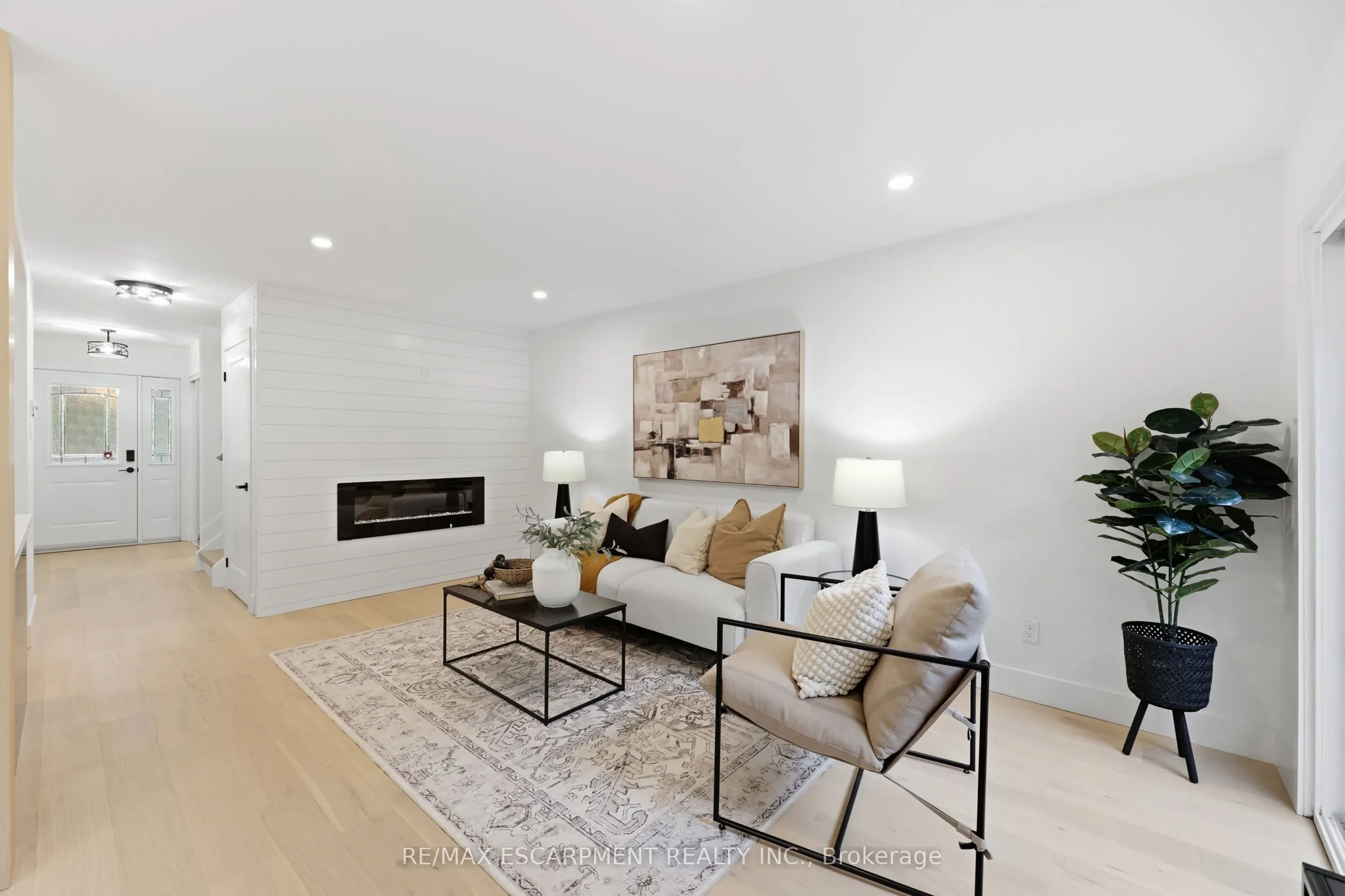 5095 Pinedale Avenue #106