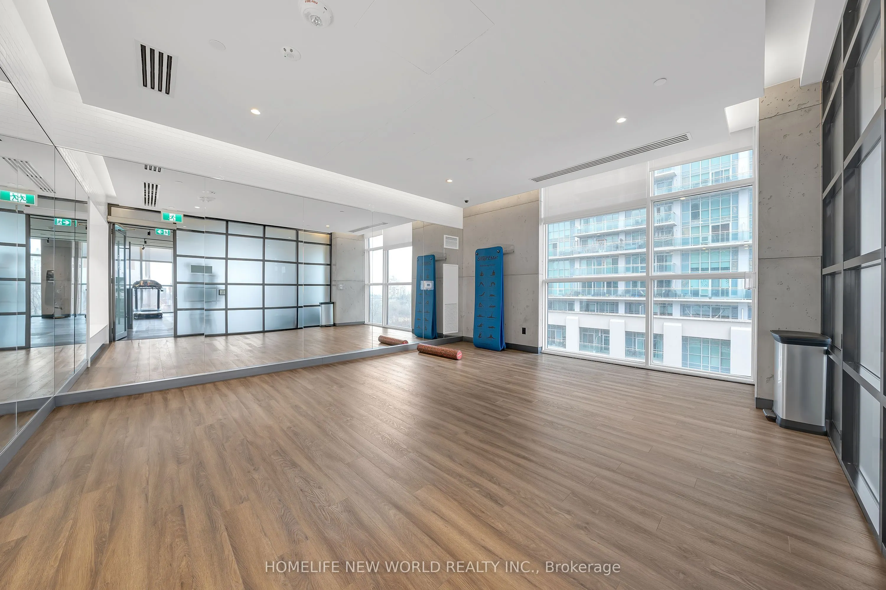 251 Manitoba Street #412