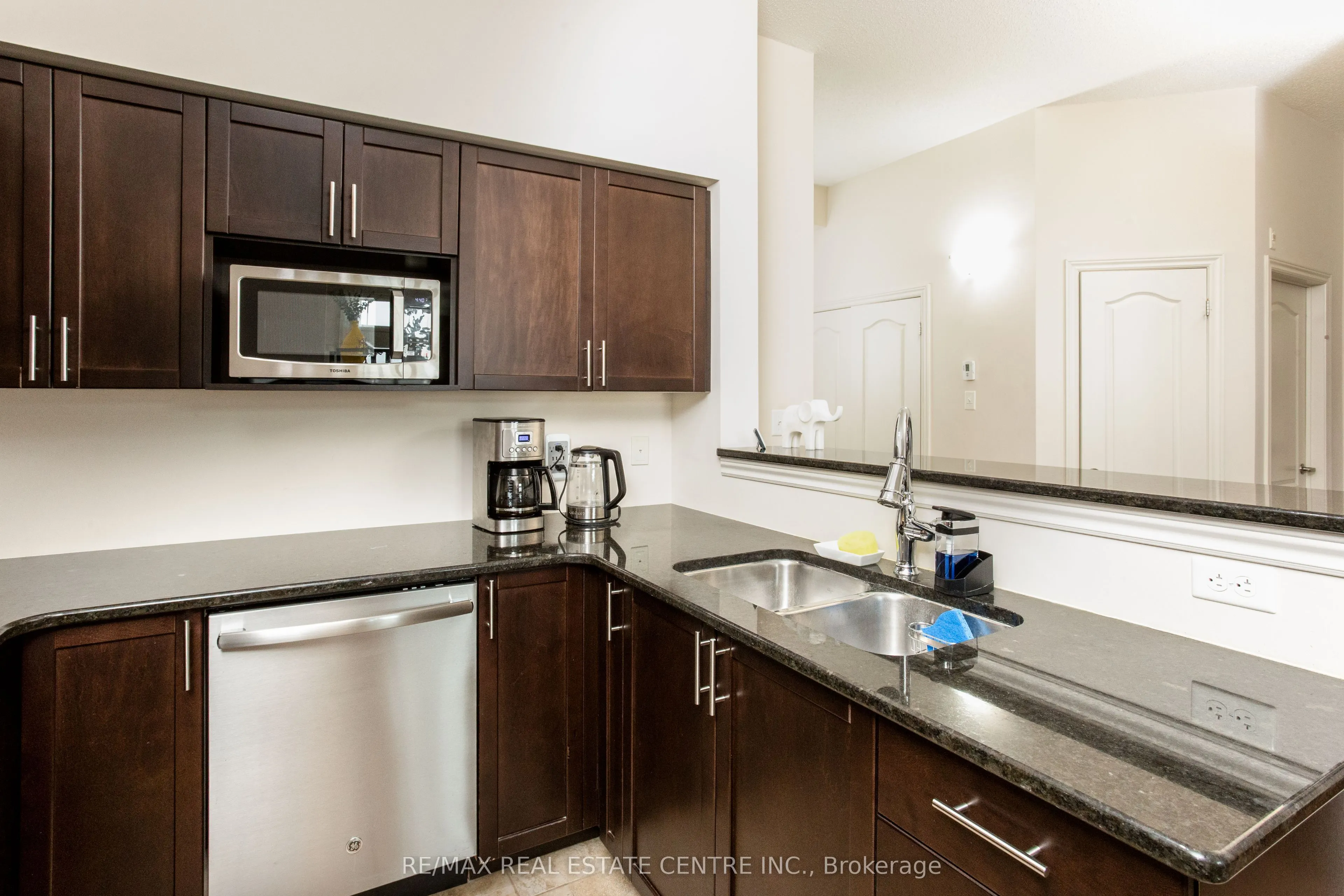 1460 Main Street E #412