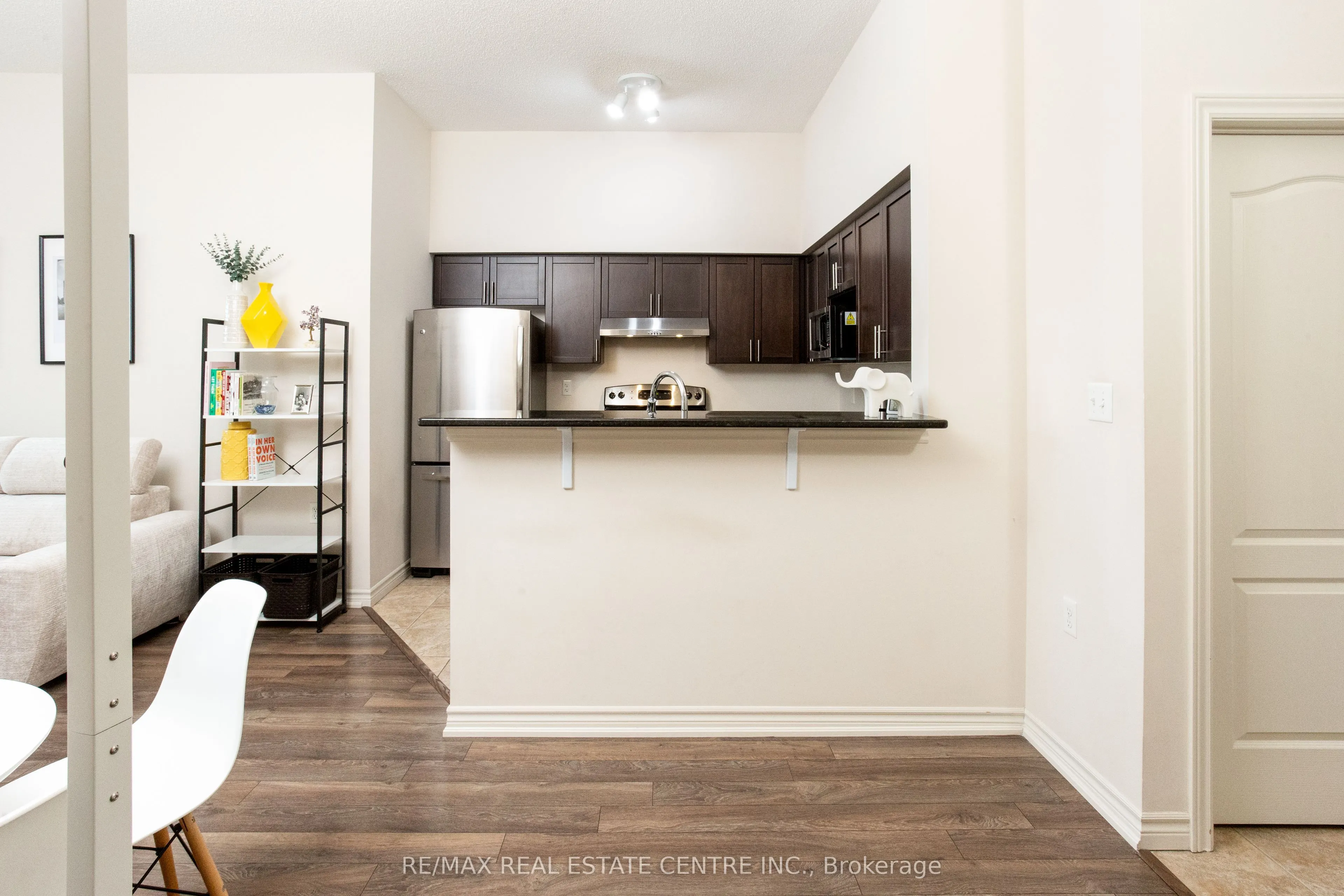 1460 Main Street E #412