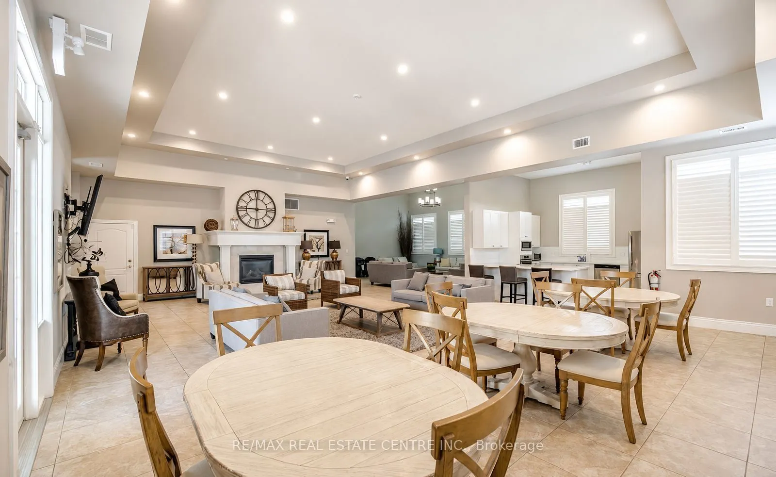 1460 Main Street E #412