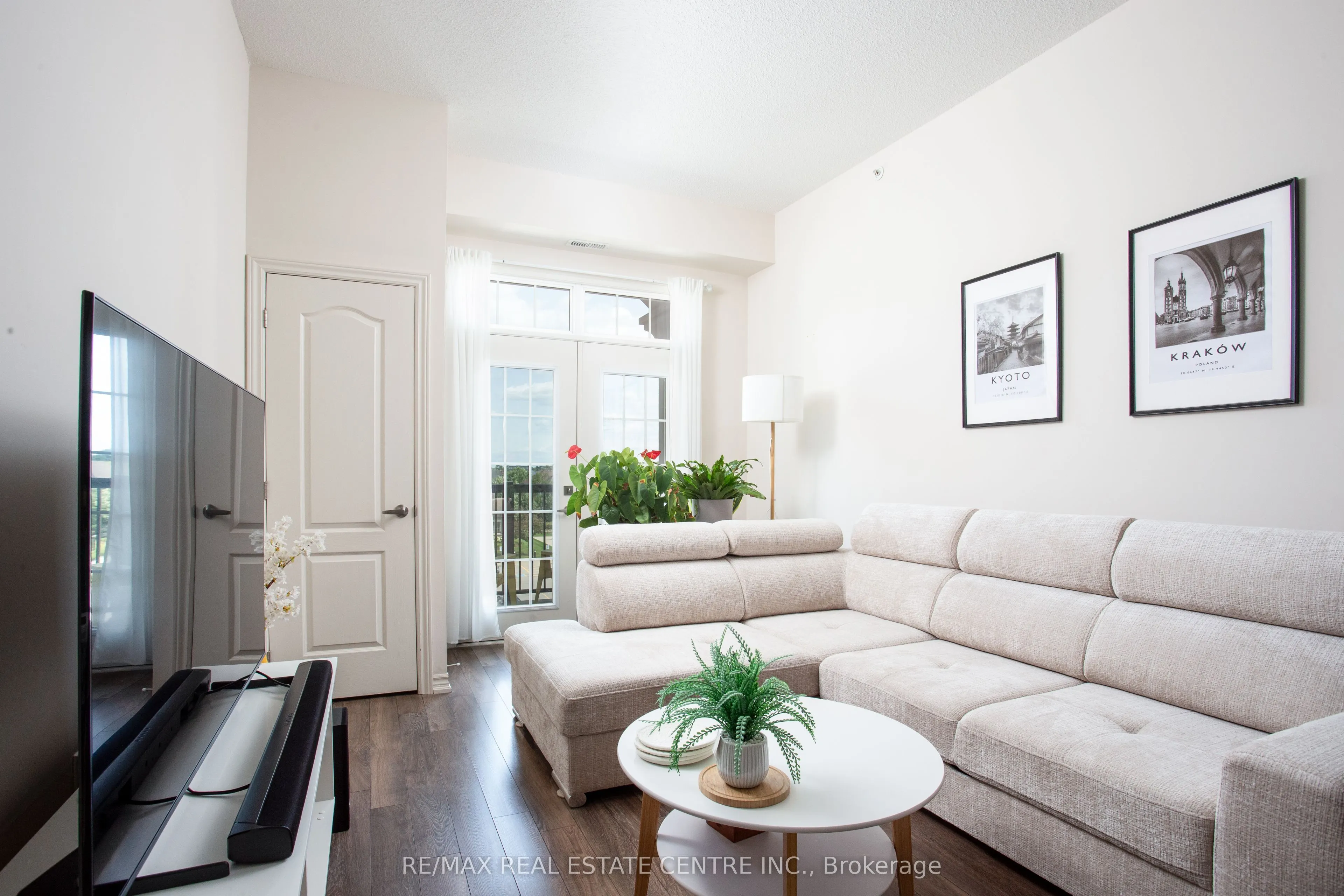 1460 Main Street E #412