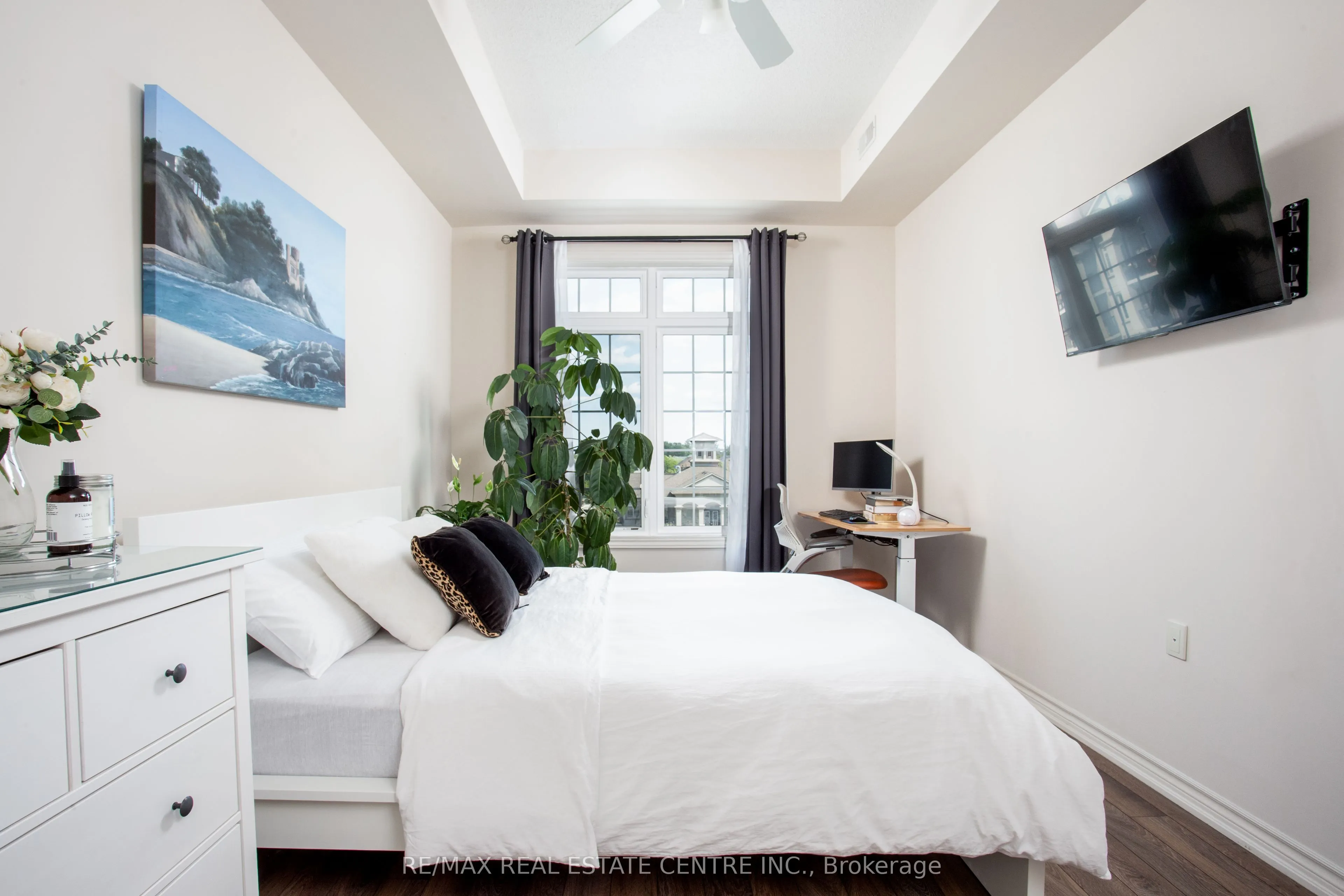1460 Main Street E #412