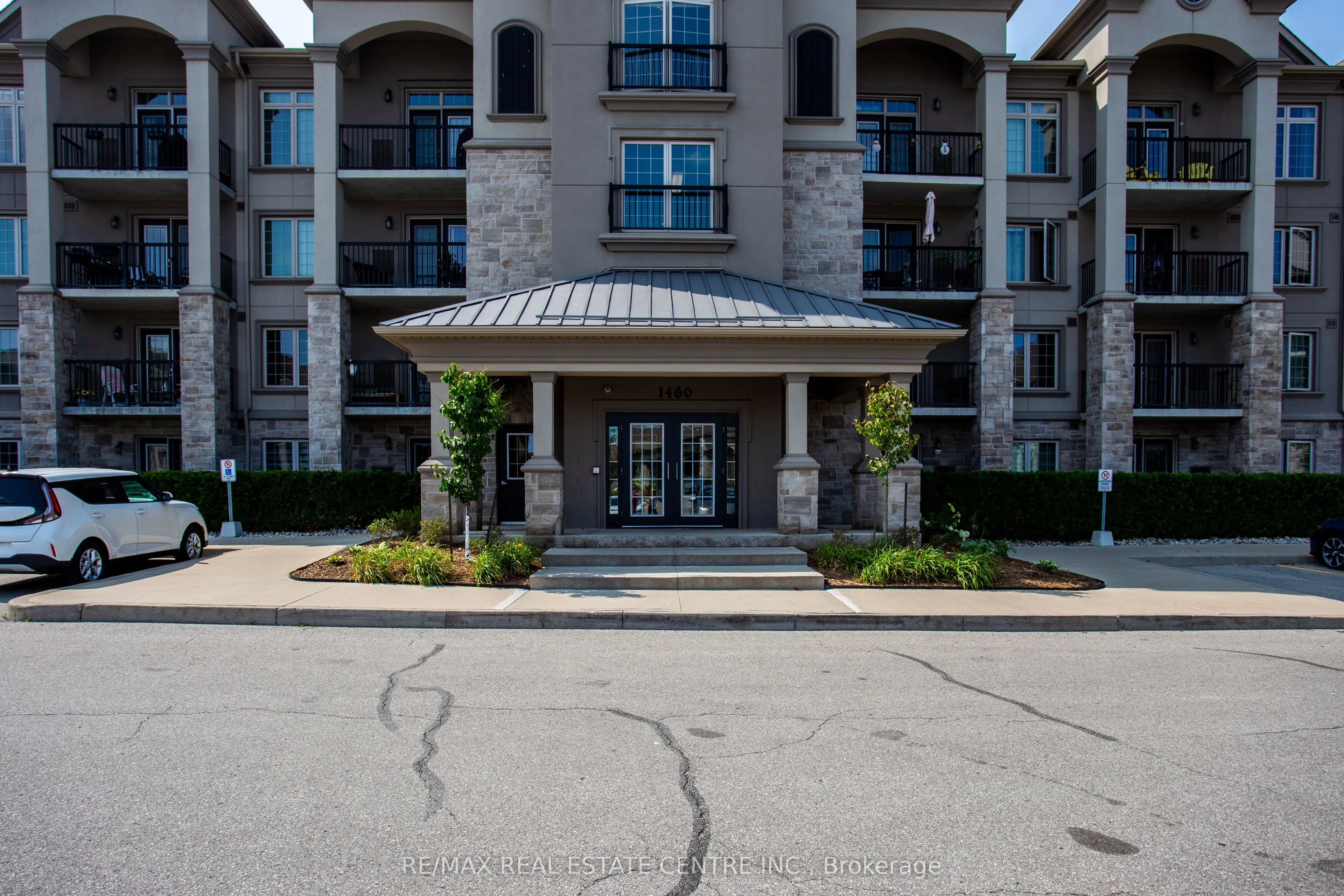 1460 Main Street E #412