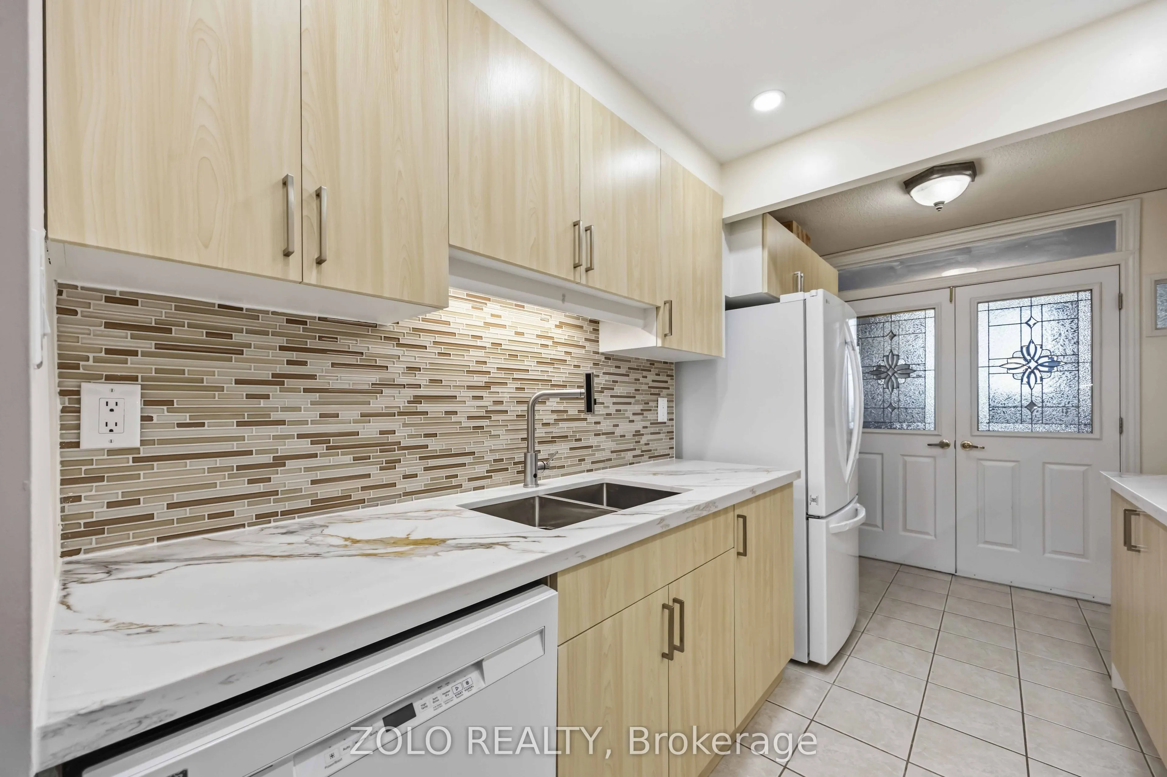 812 Burnhamthorpe Road #2003