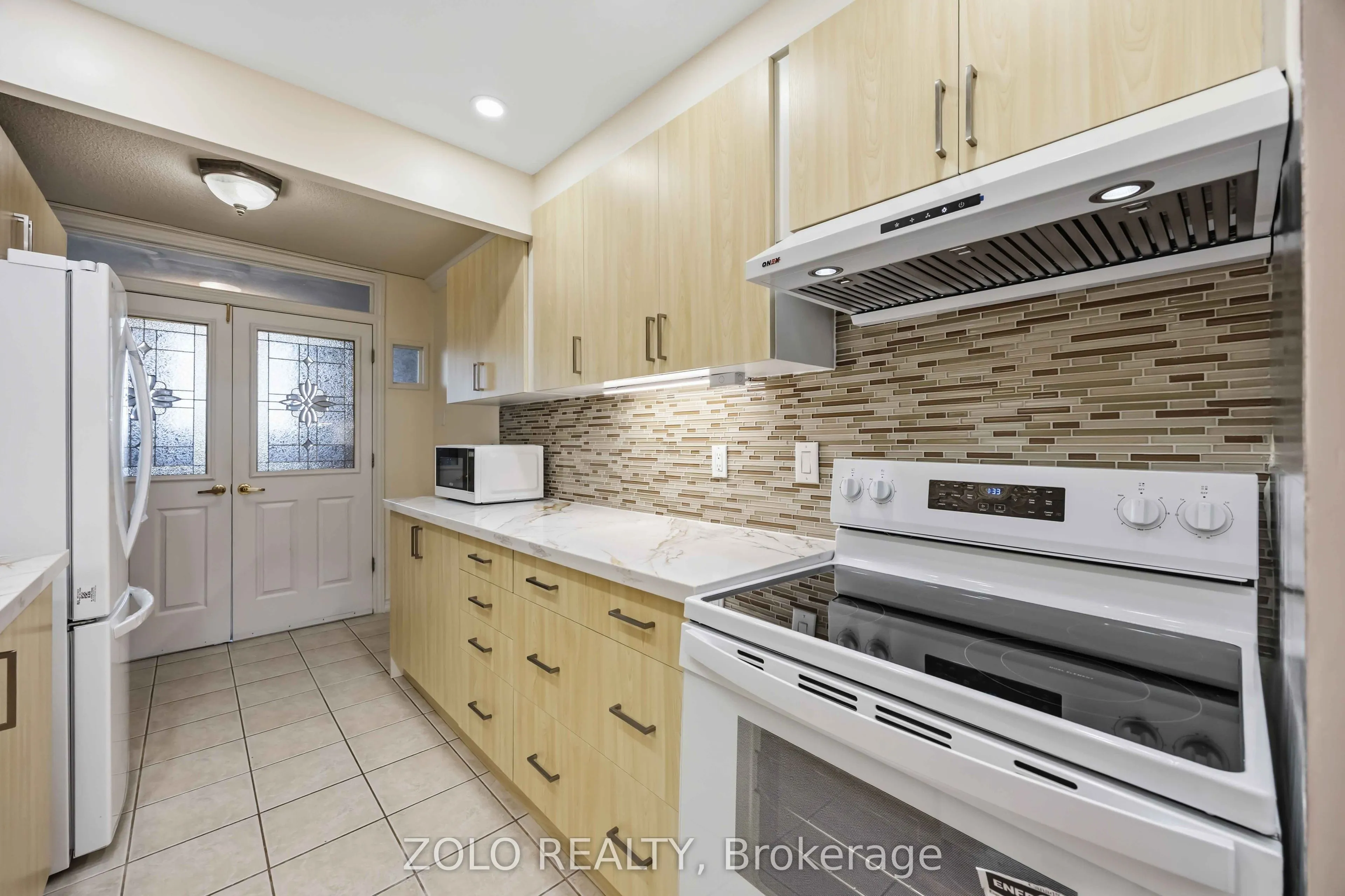812 Burnhamthorpe Road #2003