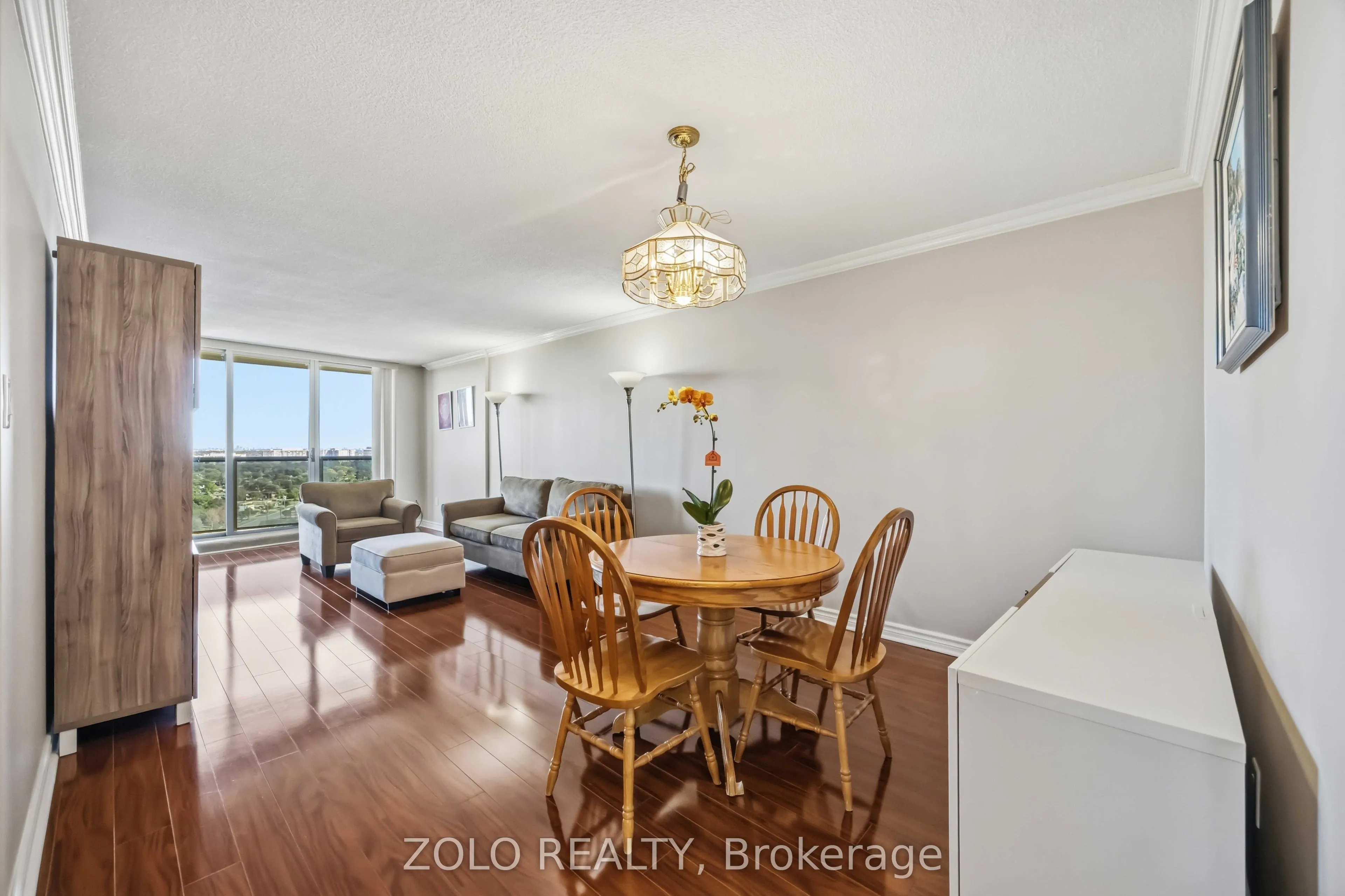 812 Burnhamthorpe Road #2003