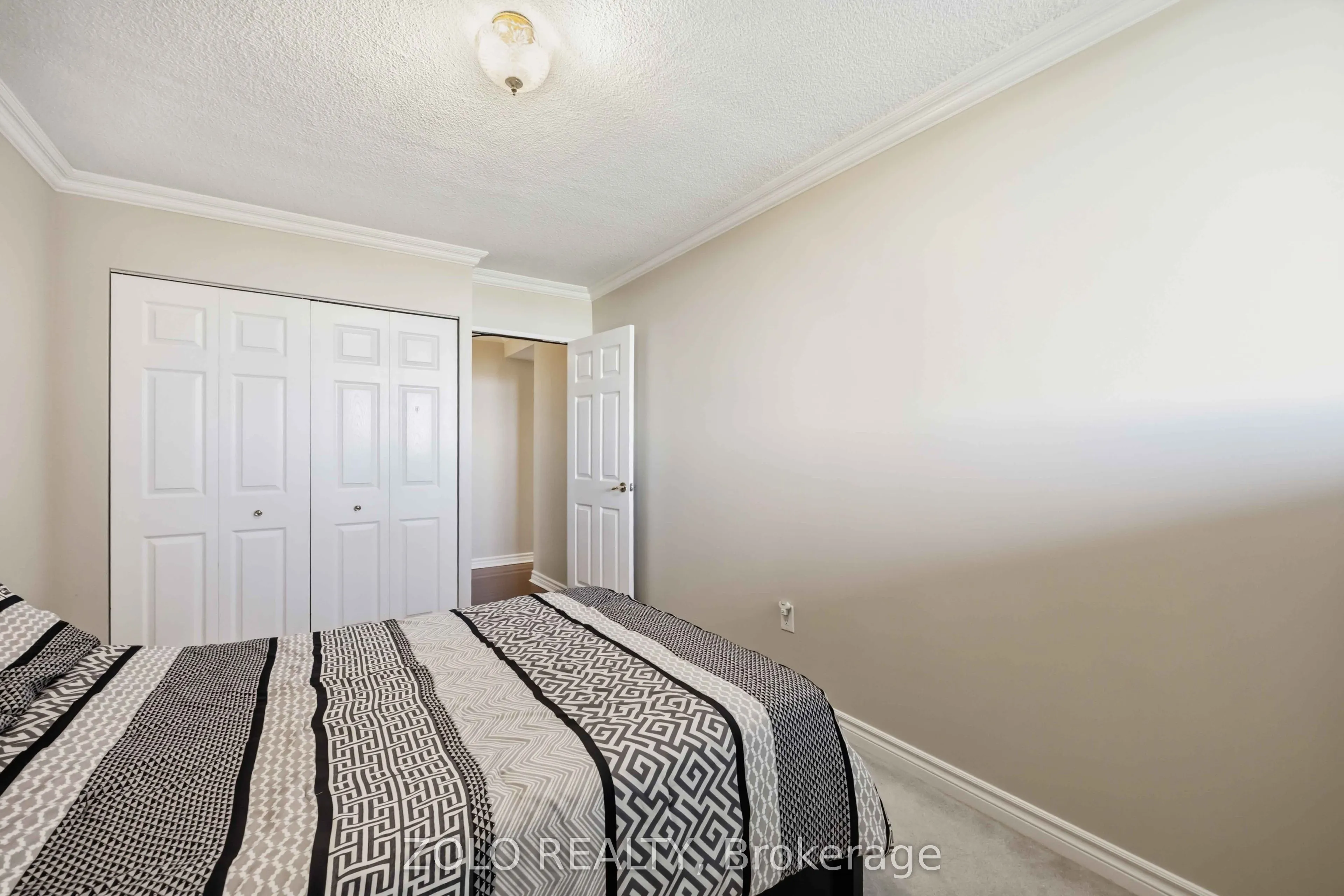 812 Burnhamthorpe Road #2003