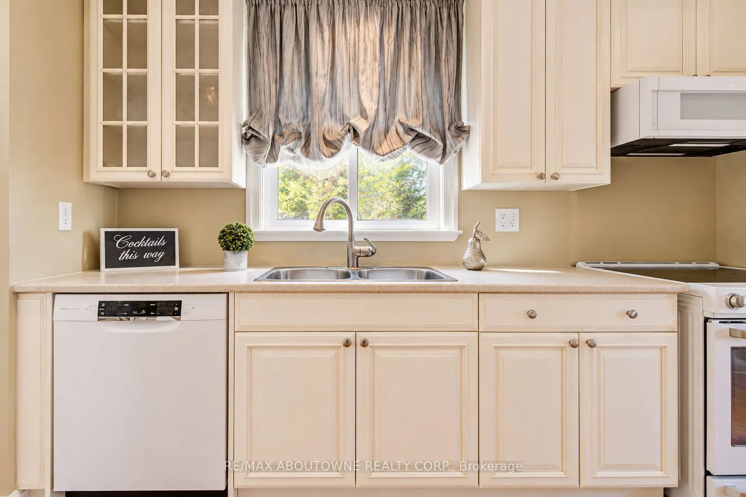 3668 Colonial Drive