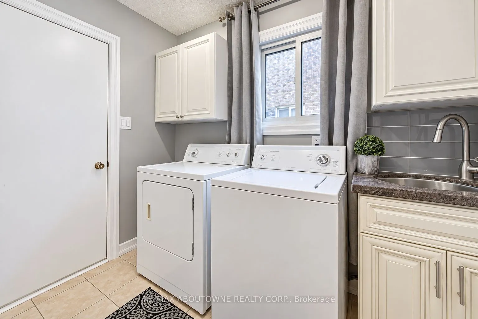 3668 Colonial Drive