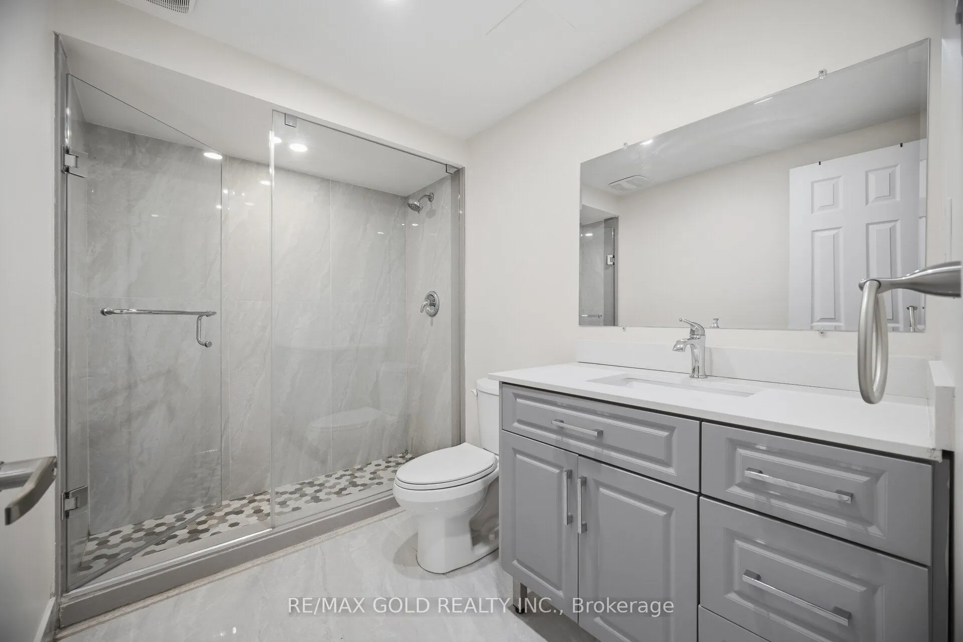 5566 Broadpath Gate