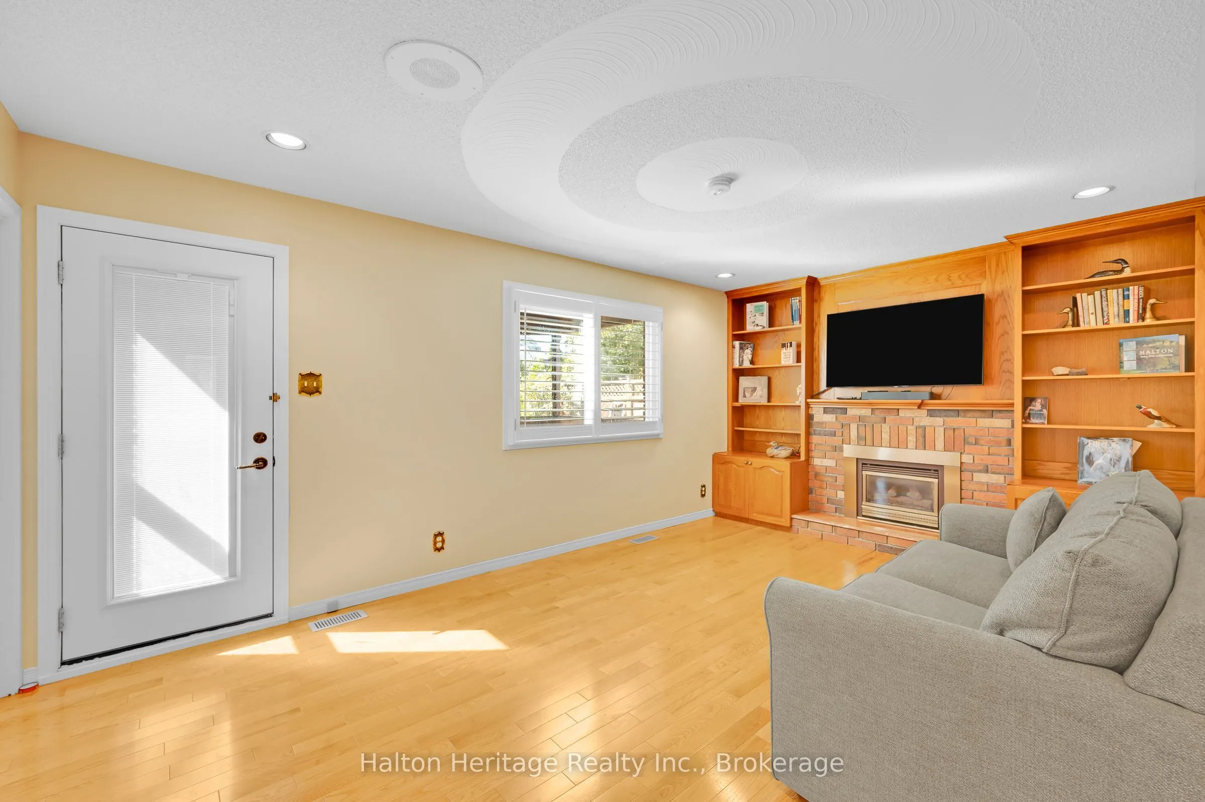 588 Louise Drive