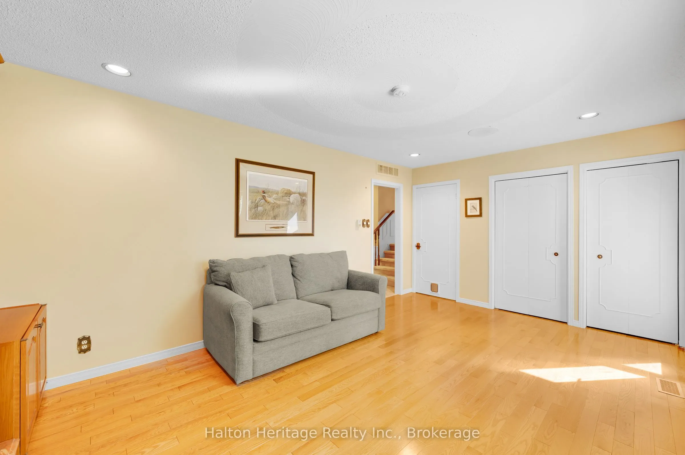 588 Louise Drive