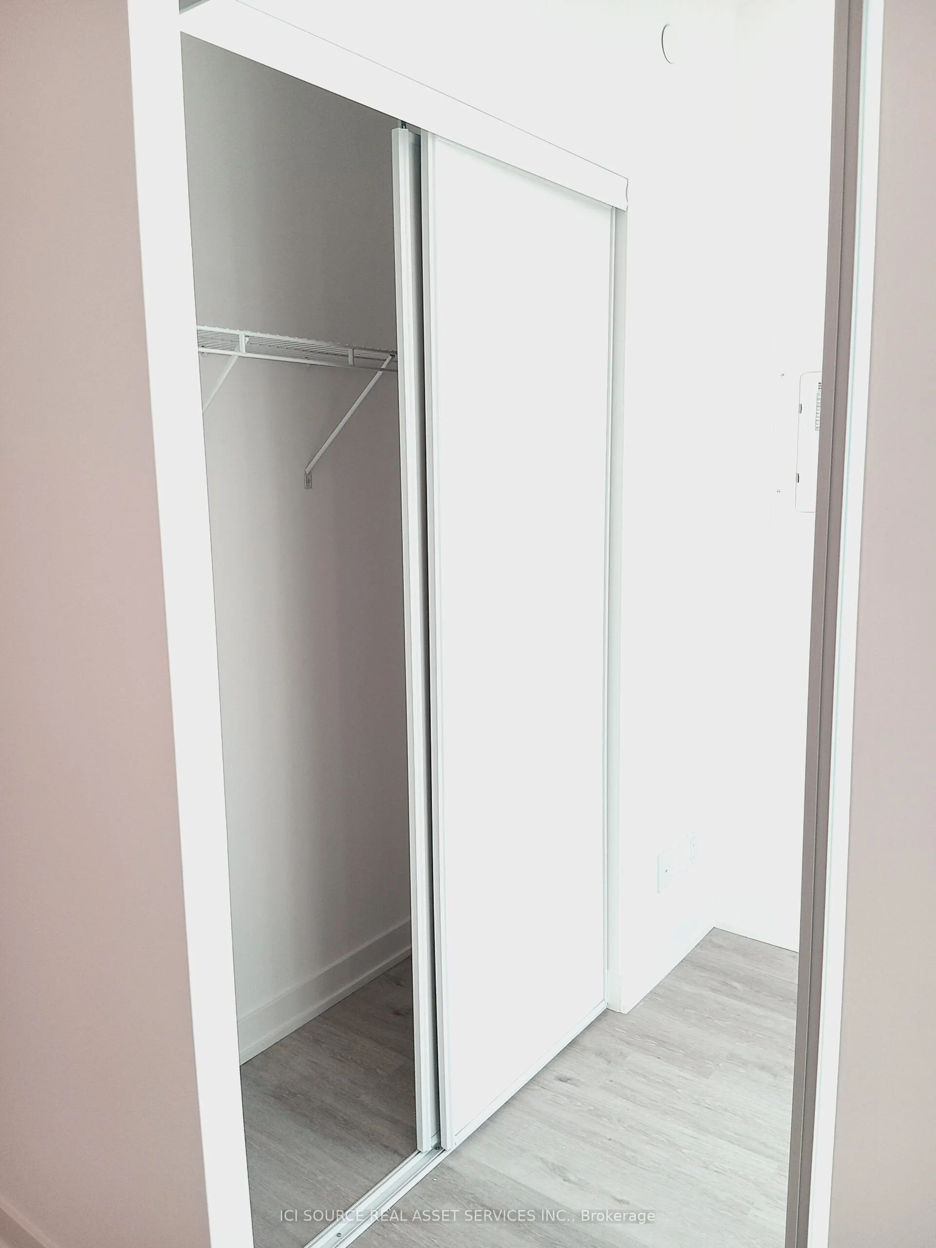 1381 Lakeshore Road E #525