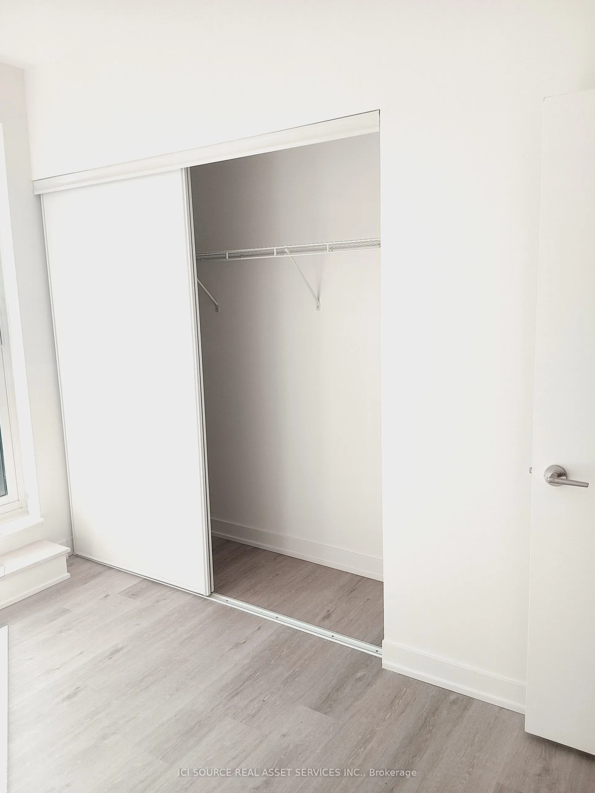 1381 Lakeshore Road E #525