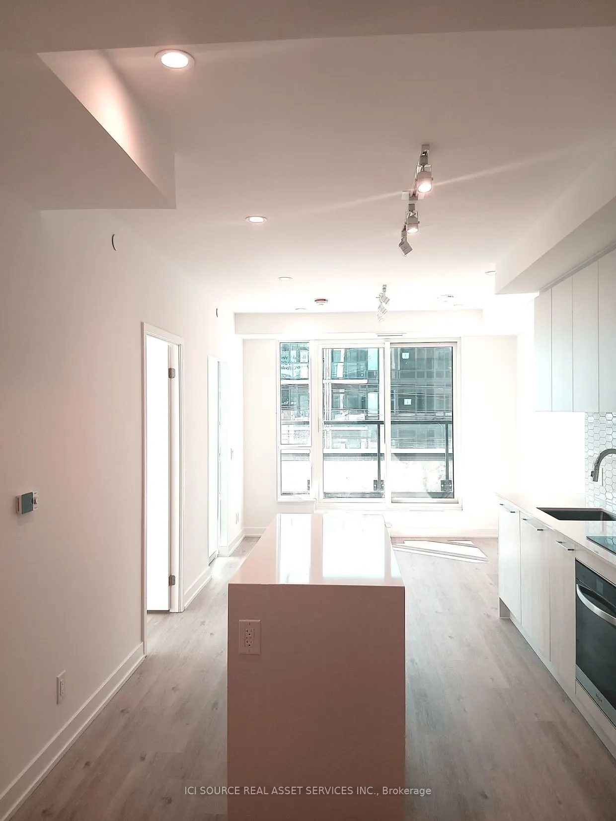 1381 Lakeshore Road E #525