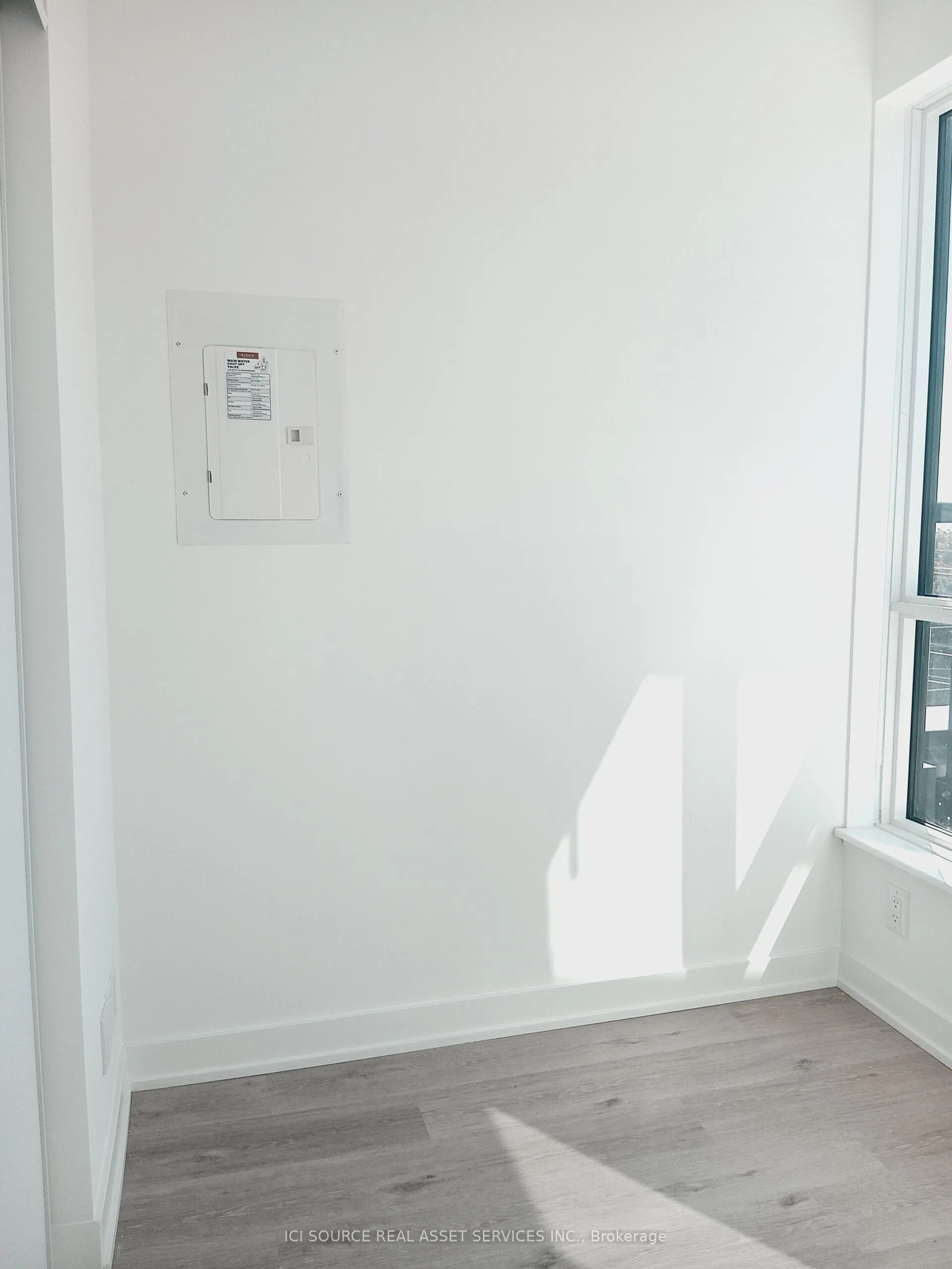 1381 Lakeshore Road E #525