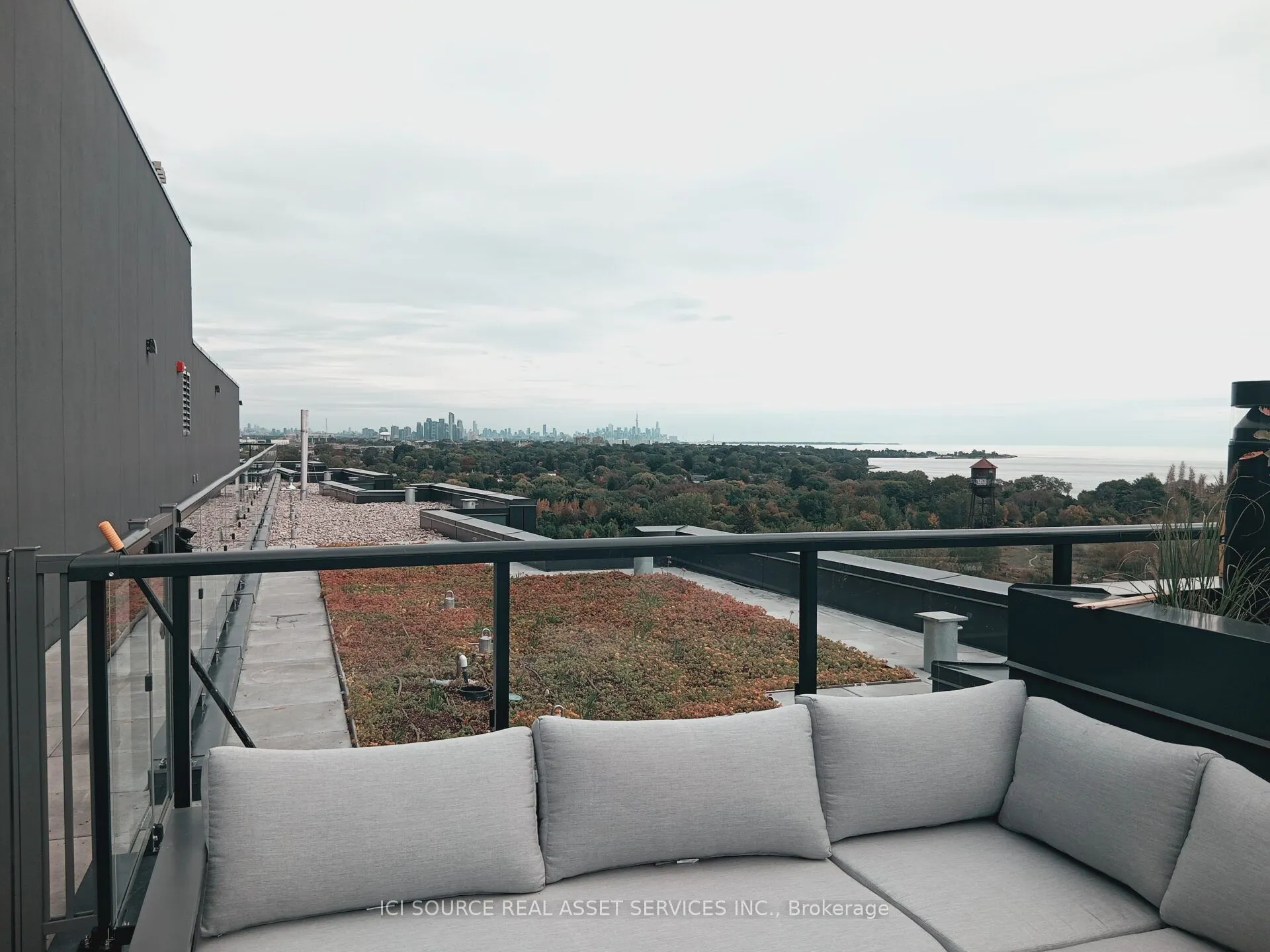 1381 Lakeshore Road E #525