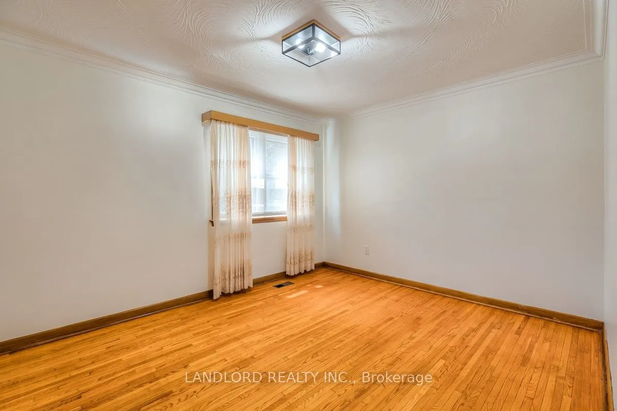 85 Greenlaw Avenue