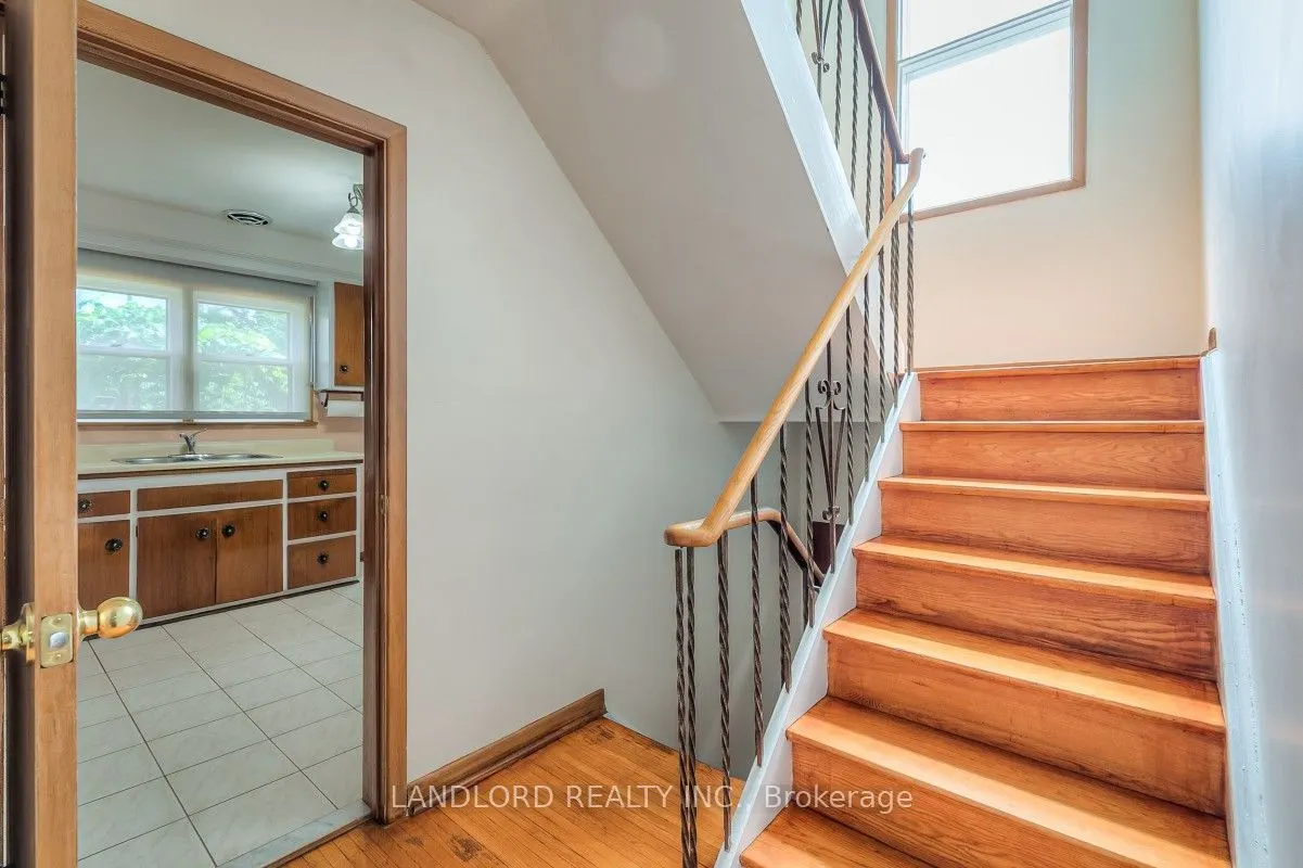85 Greenlaw Avenue