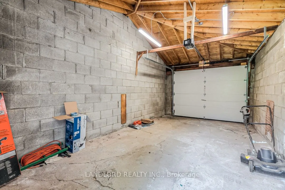 85 Greenlaw Avenue