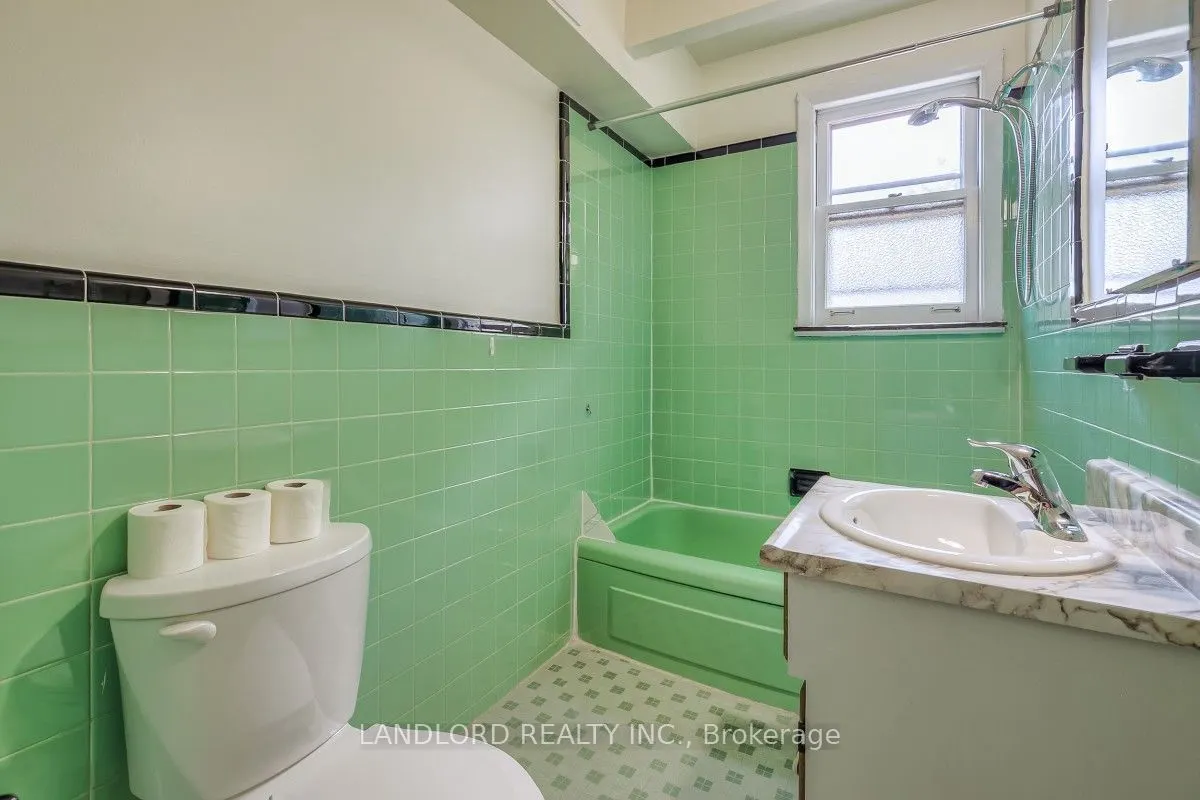 85 Greenlaw Avenue