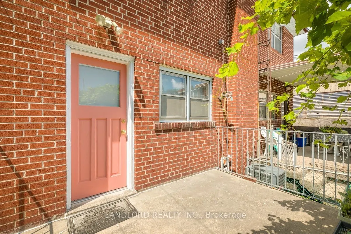 85 Greenlaw Avenue