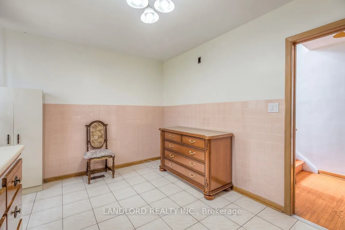 85 Greenlaw Avenue