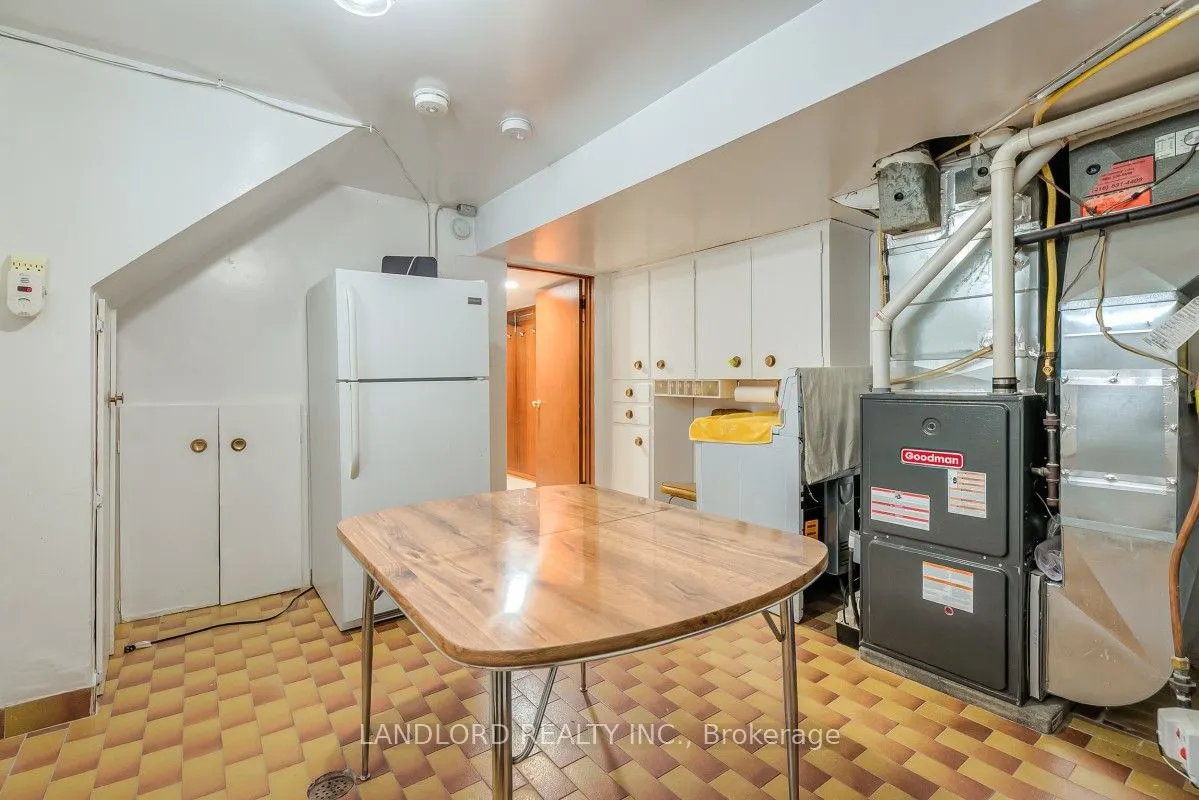 85 Greenlaw Avenue