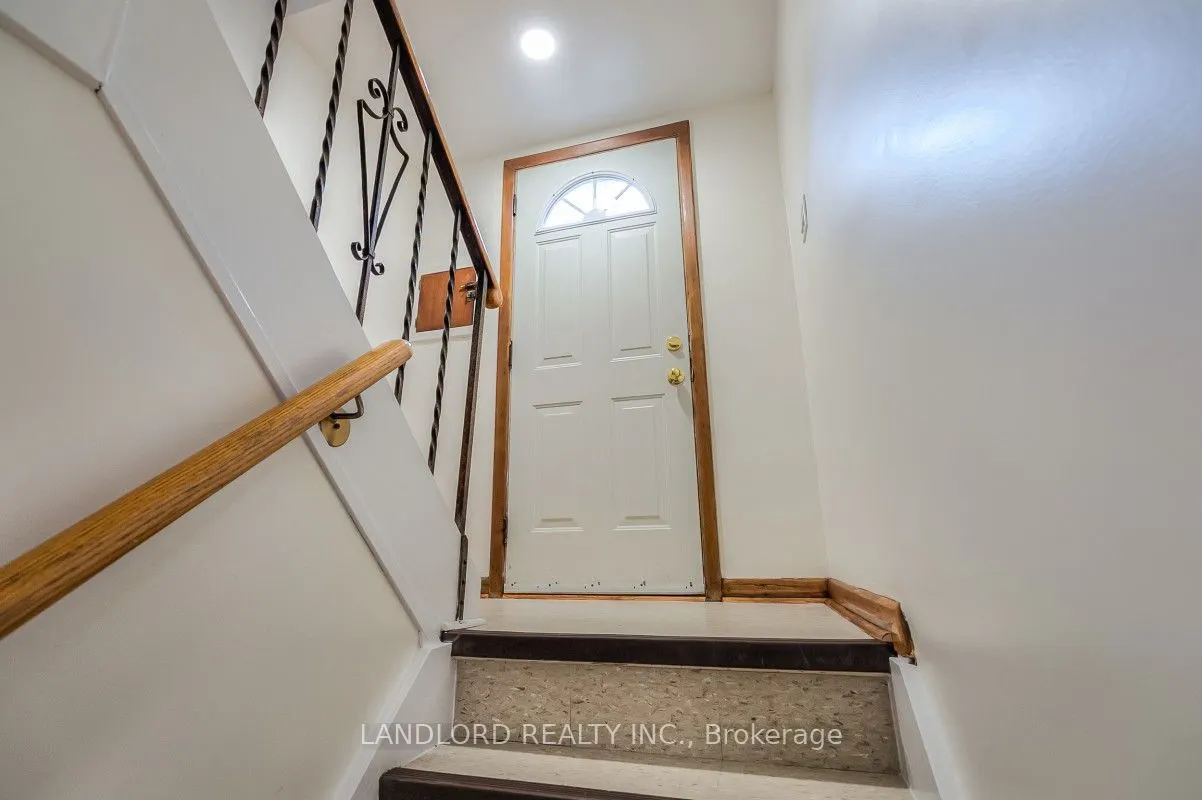 85 Greenlaw Avenue