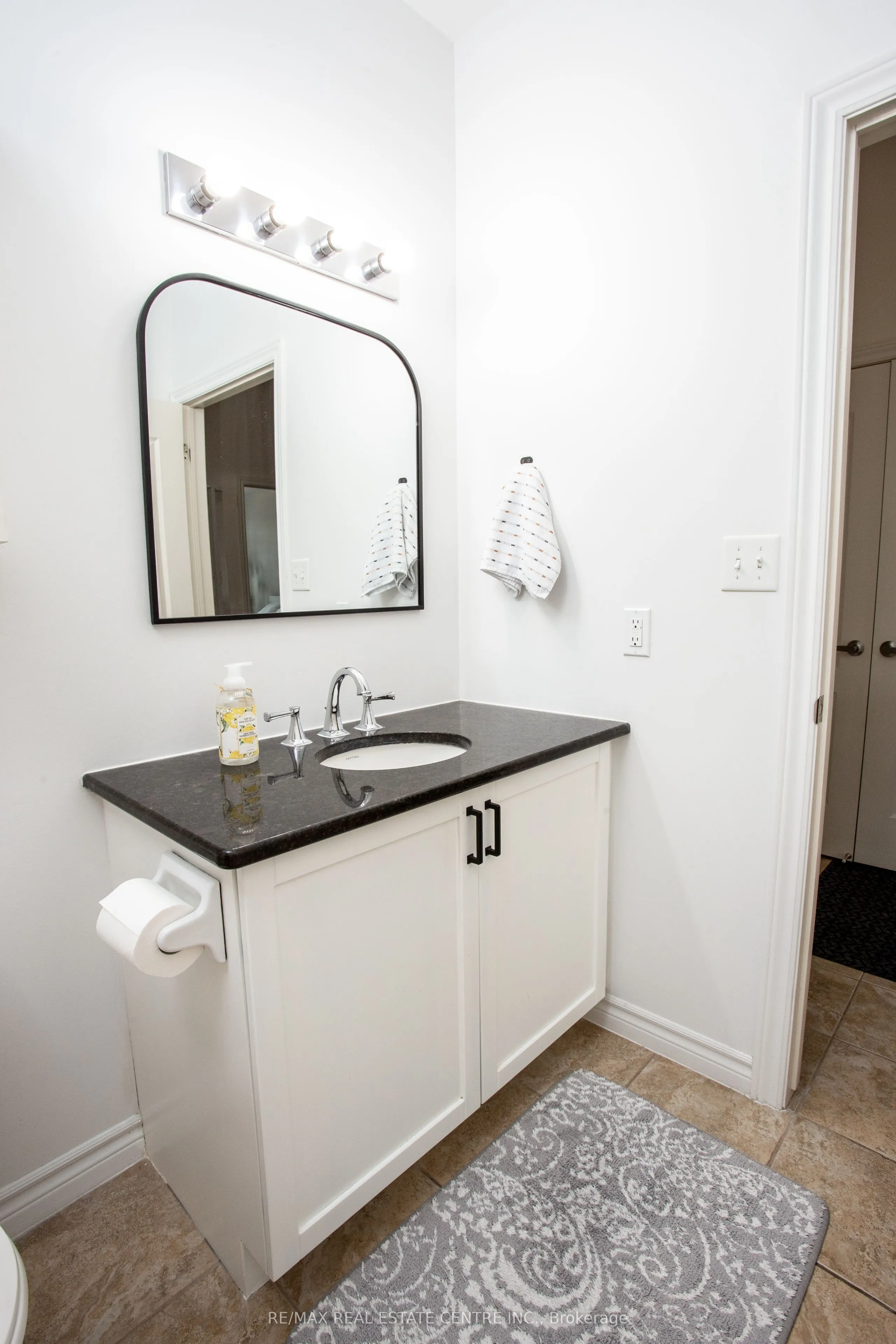 1460 Main Street E #412