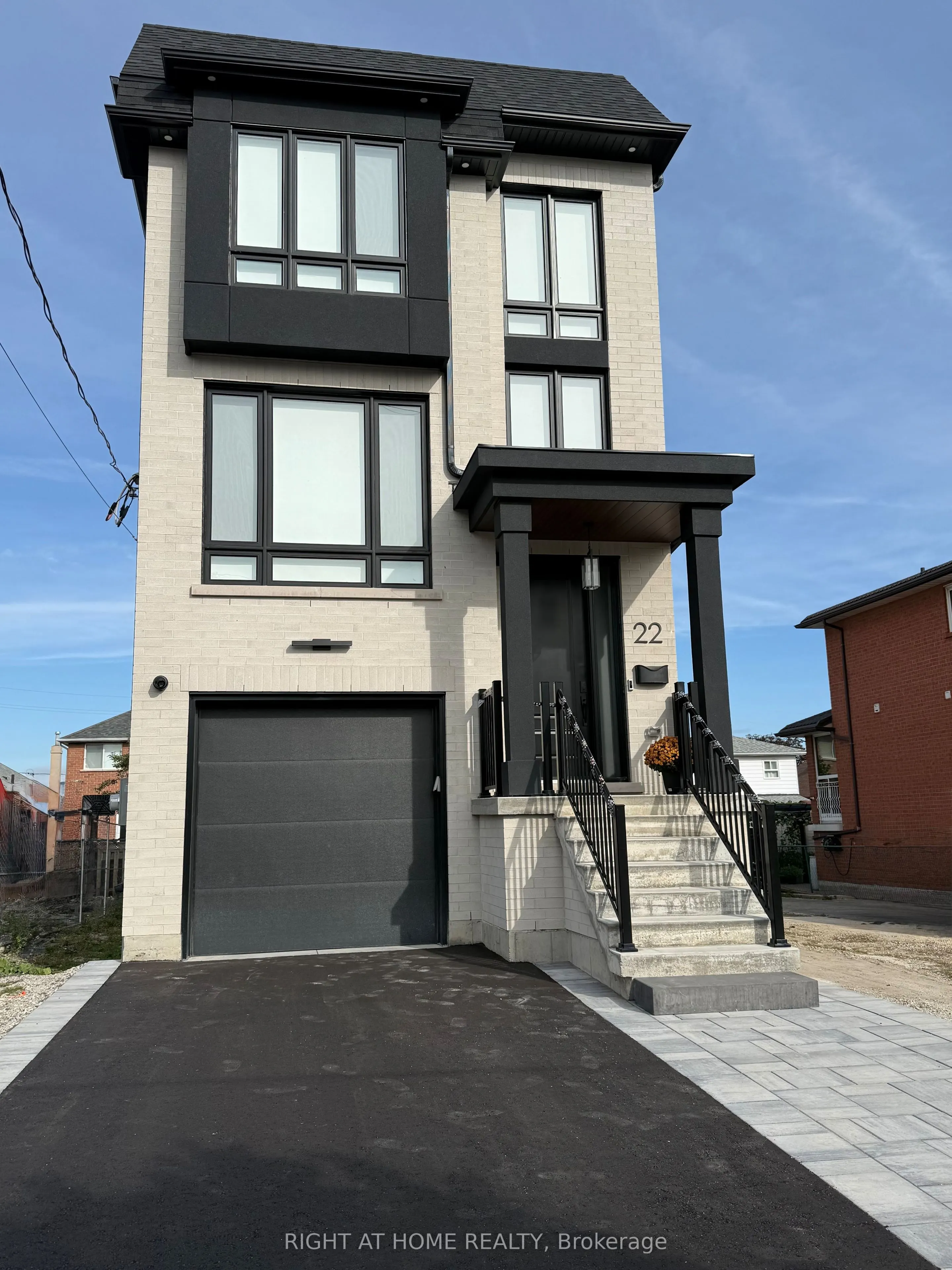 20 Maple Bush Avenue