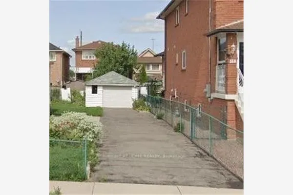20 Maple Bush Avenue