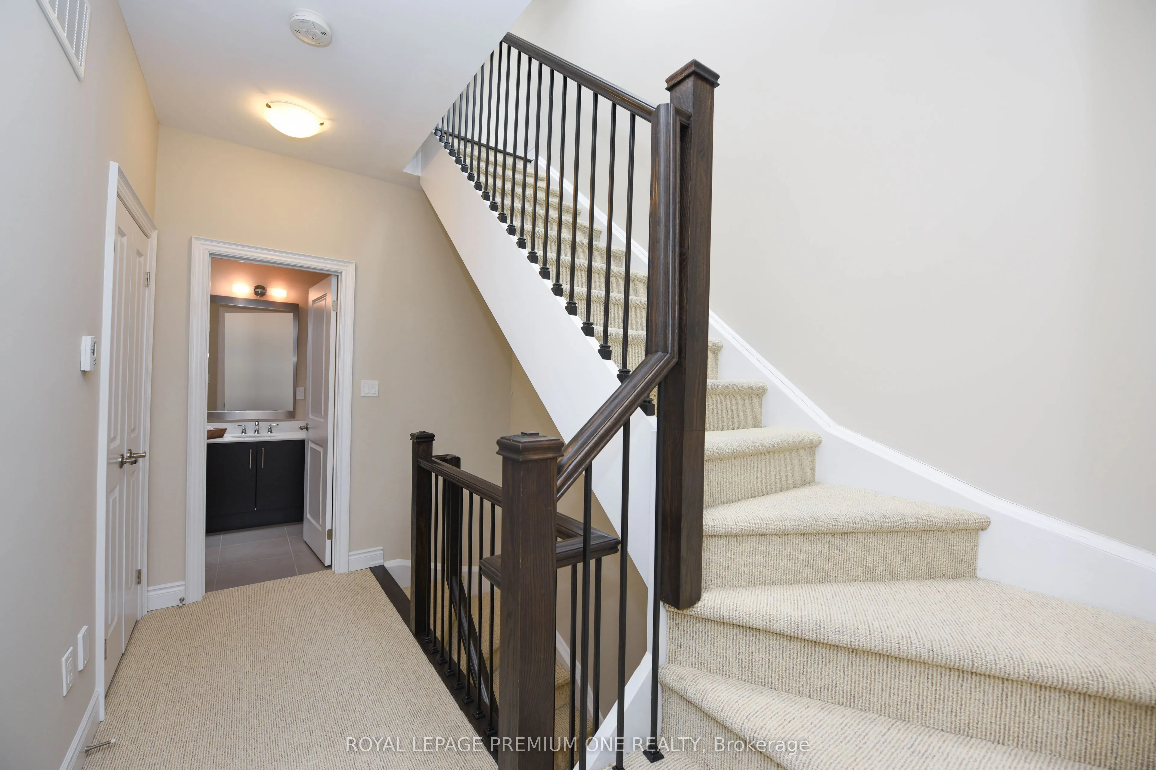 6A ACORN Avenue