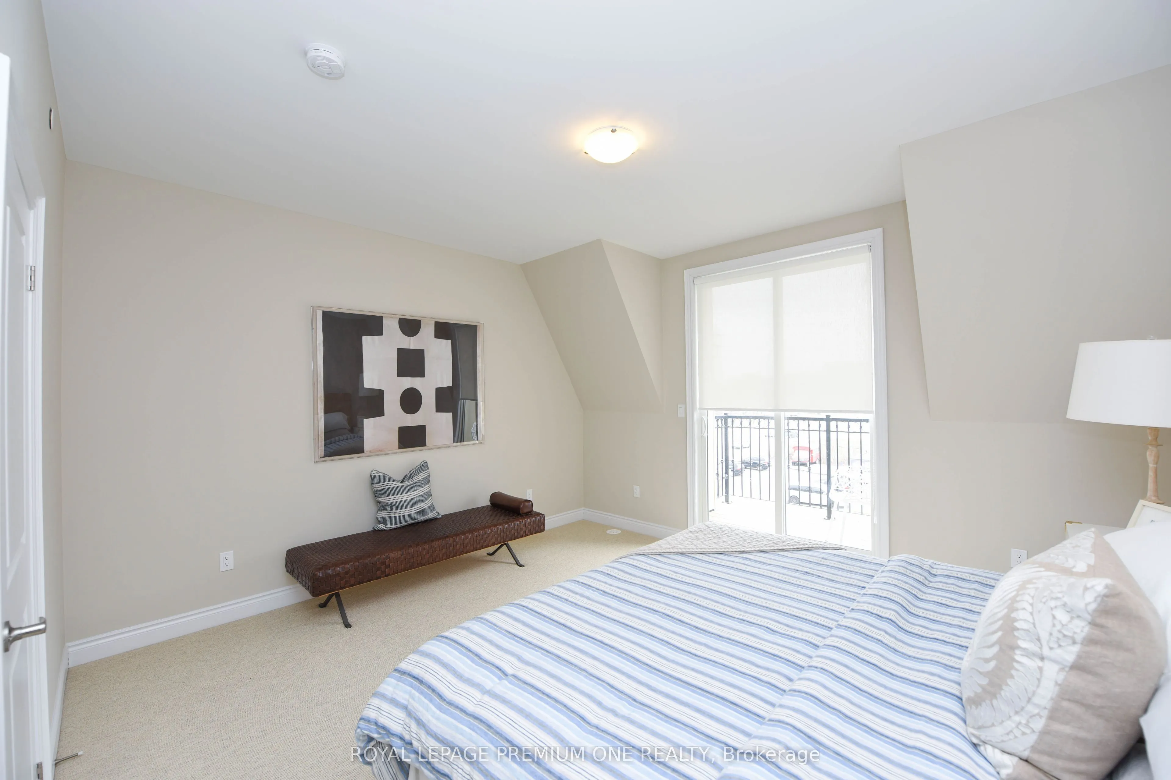 6A ACORN Avenue