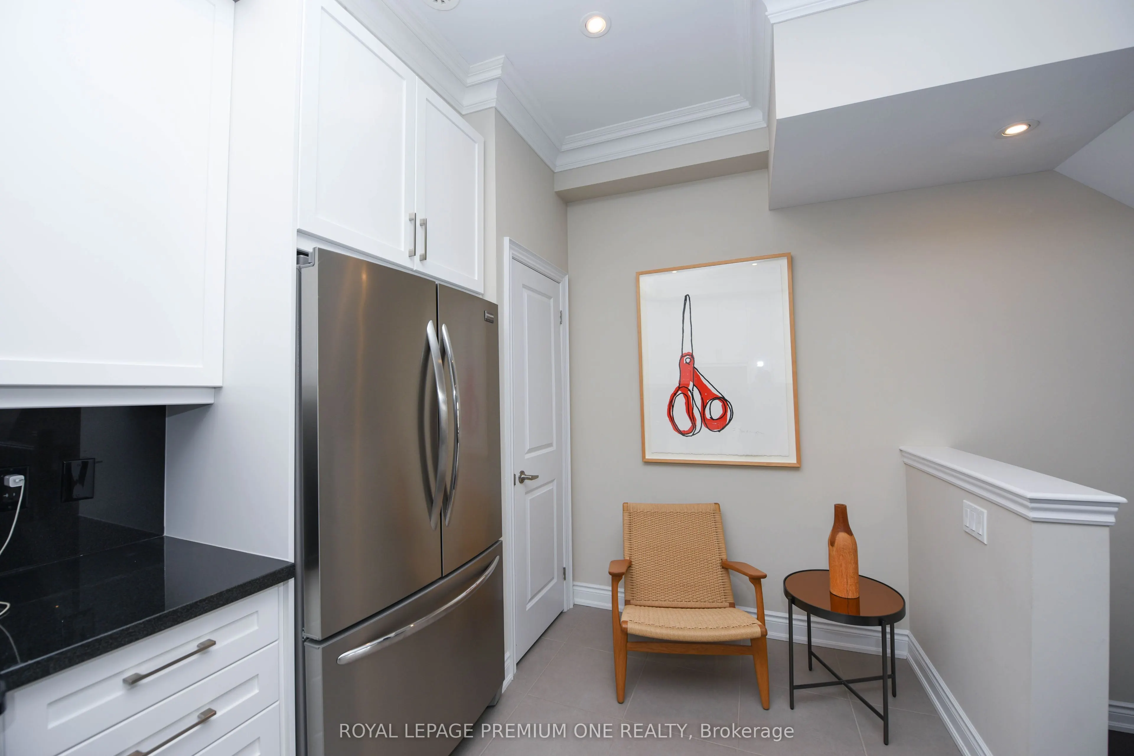 6A ACORN Avenue