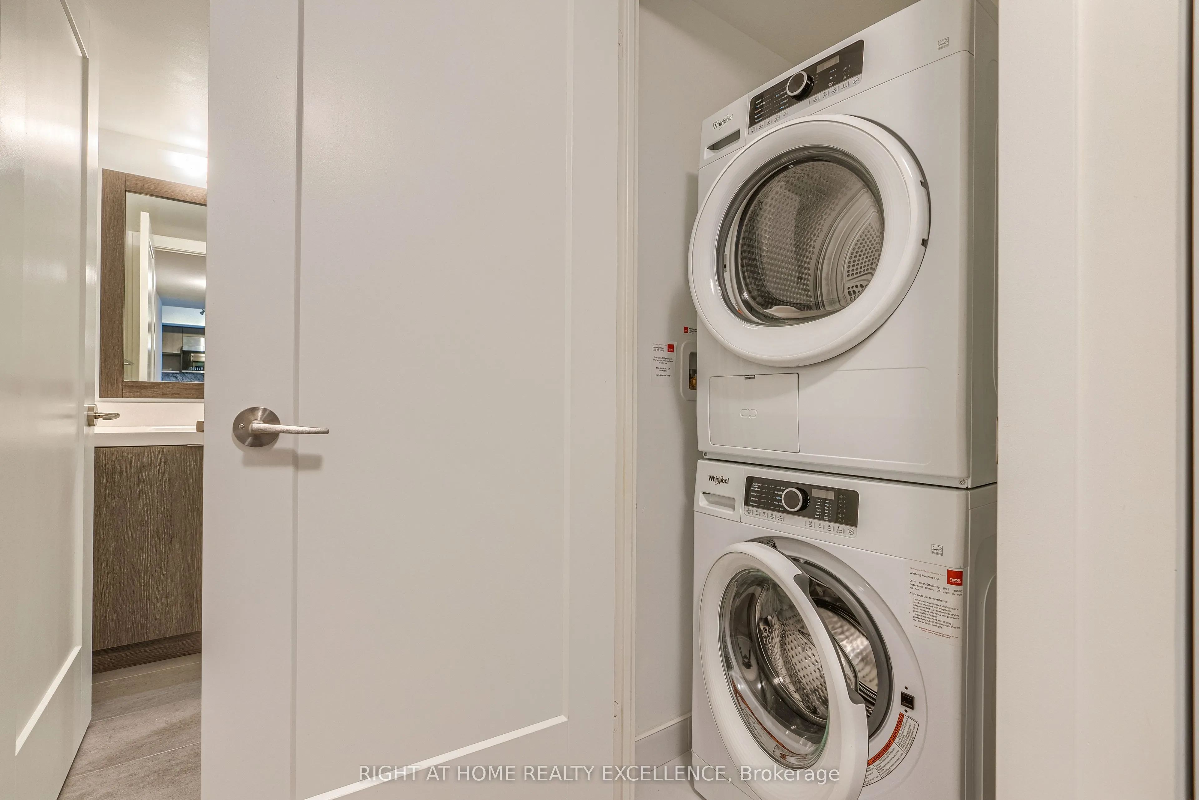 9 Mabelle Avenue #2420