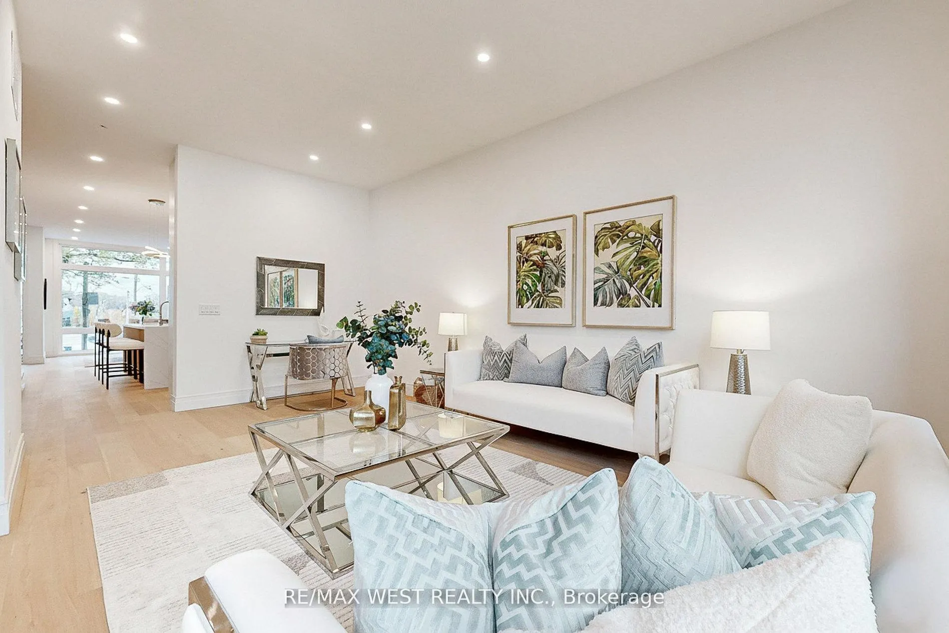 2639R Dundas Street W #3