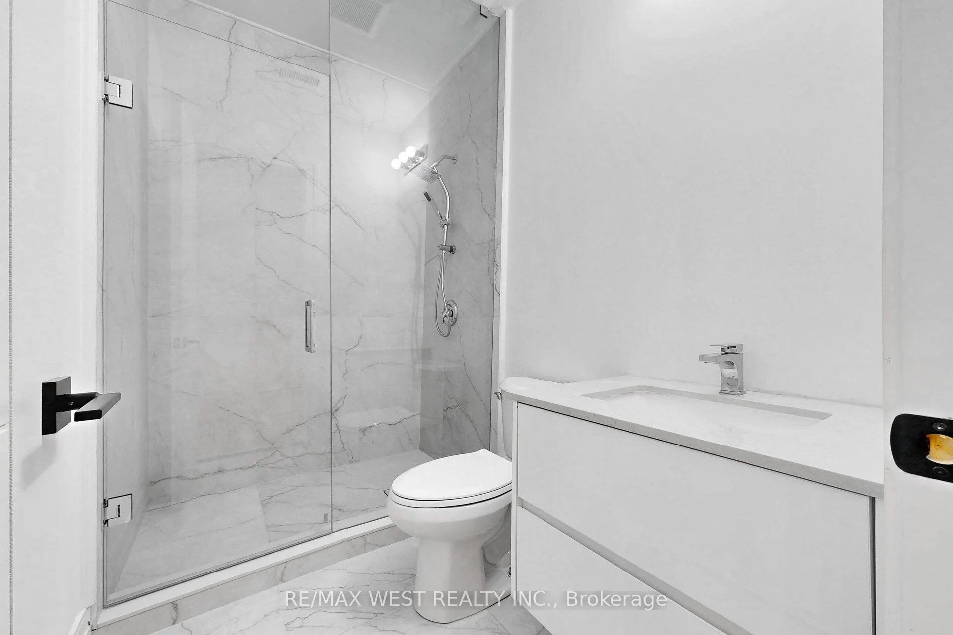 2639R Dundas Street W #3