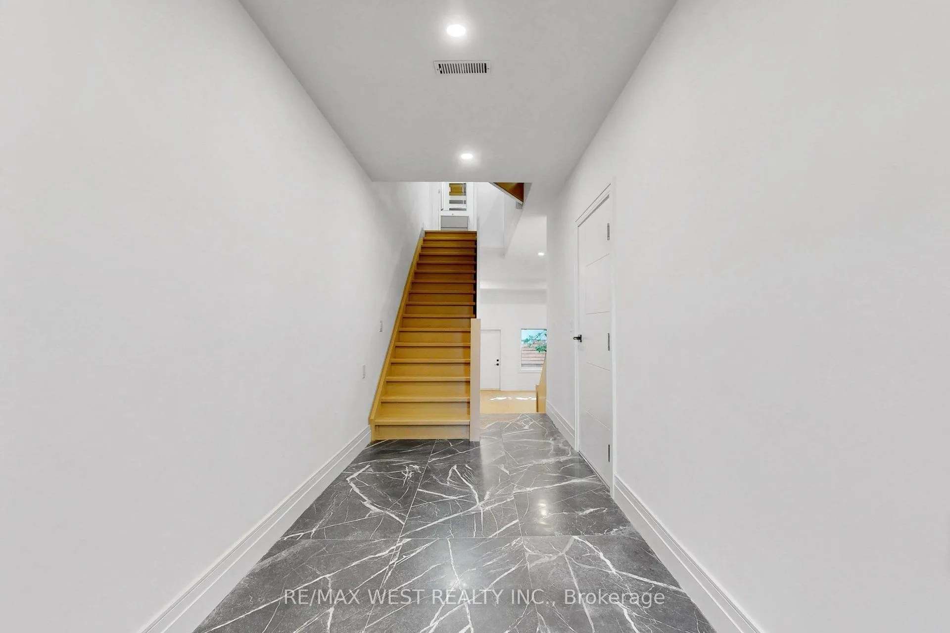 2639R Dundas Street W #3